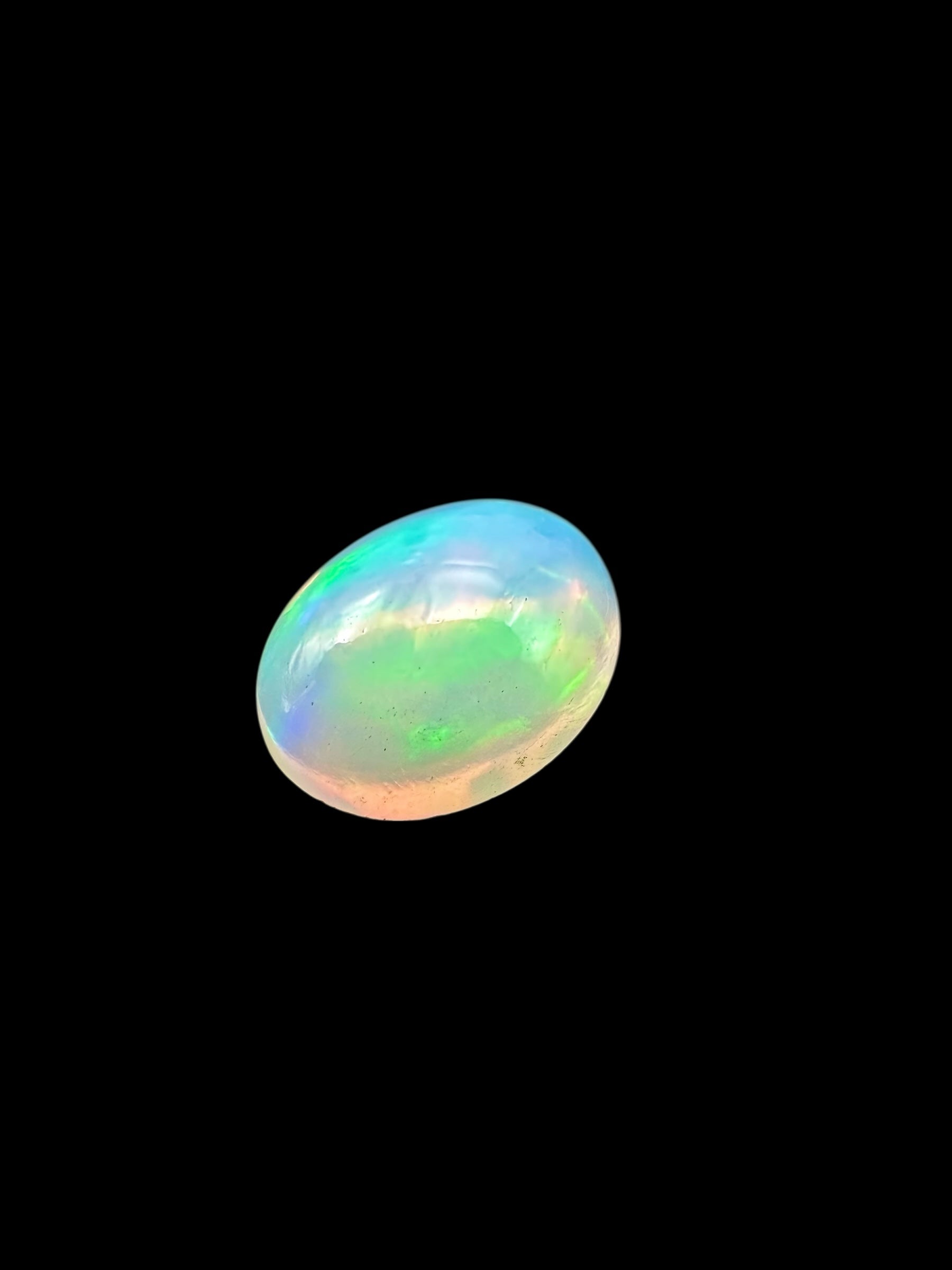 Precious opal cabochon 1,4ct – Welo, Ethiopia