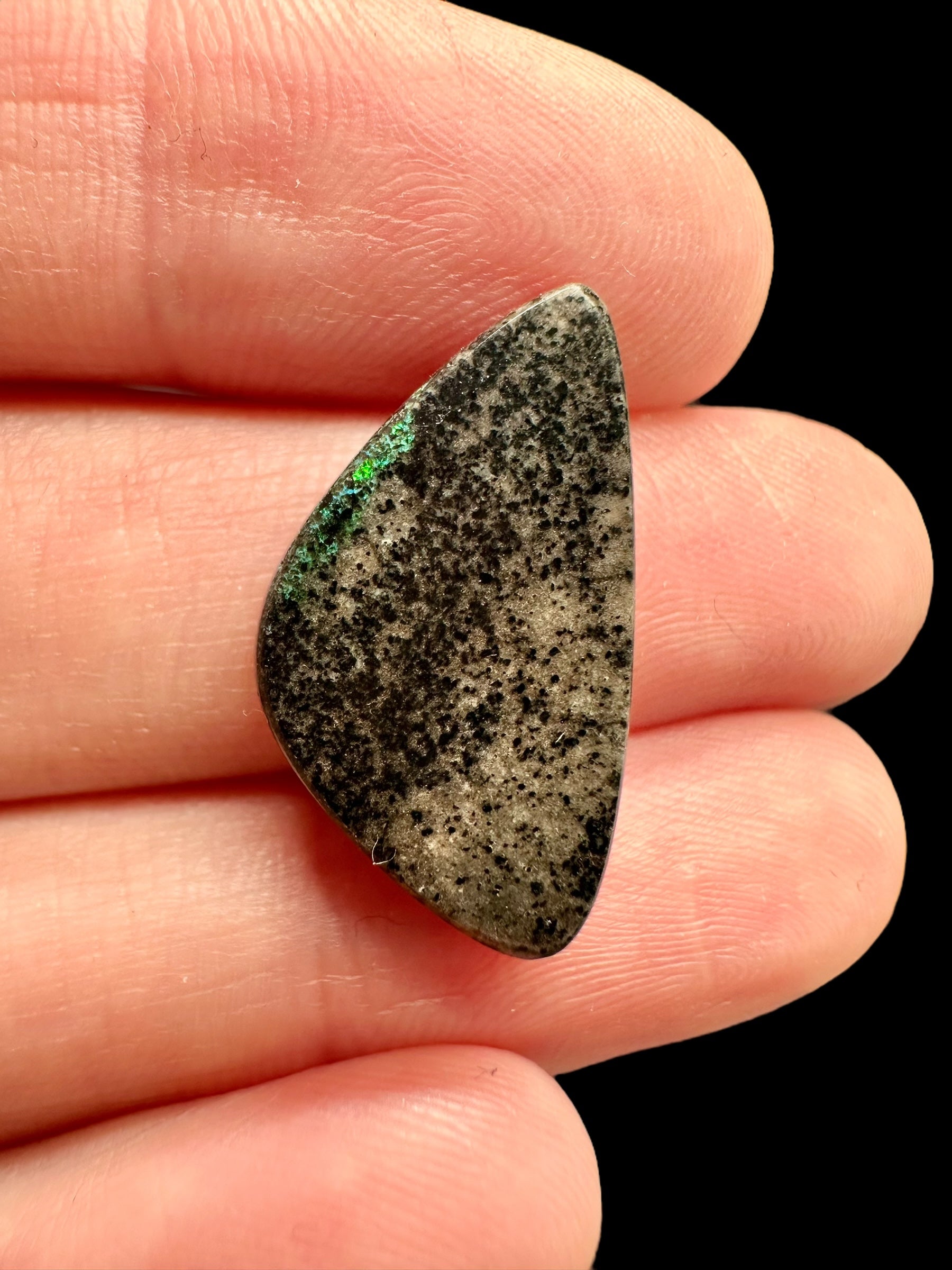 Australian opal 8,3ct – Cabochon – Andamooka, Australia - AO043