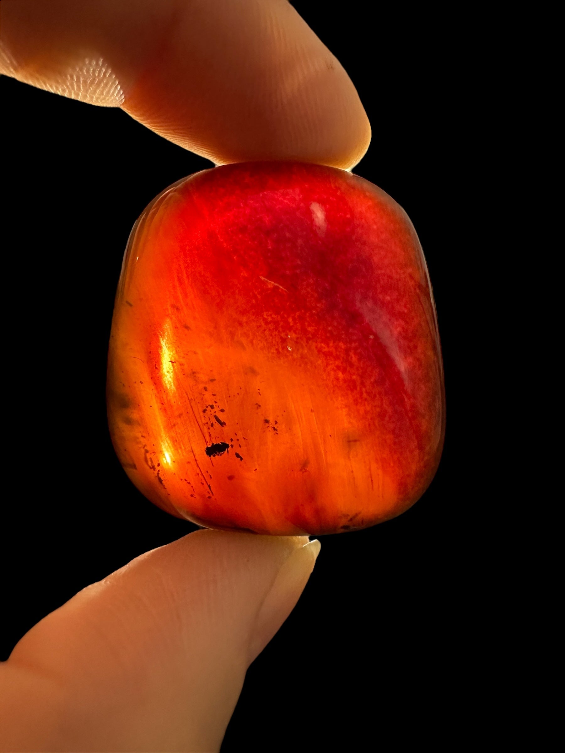 Tumbled amber – Sumatra, Indonesia - JN259