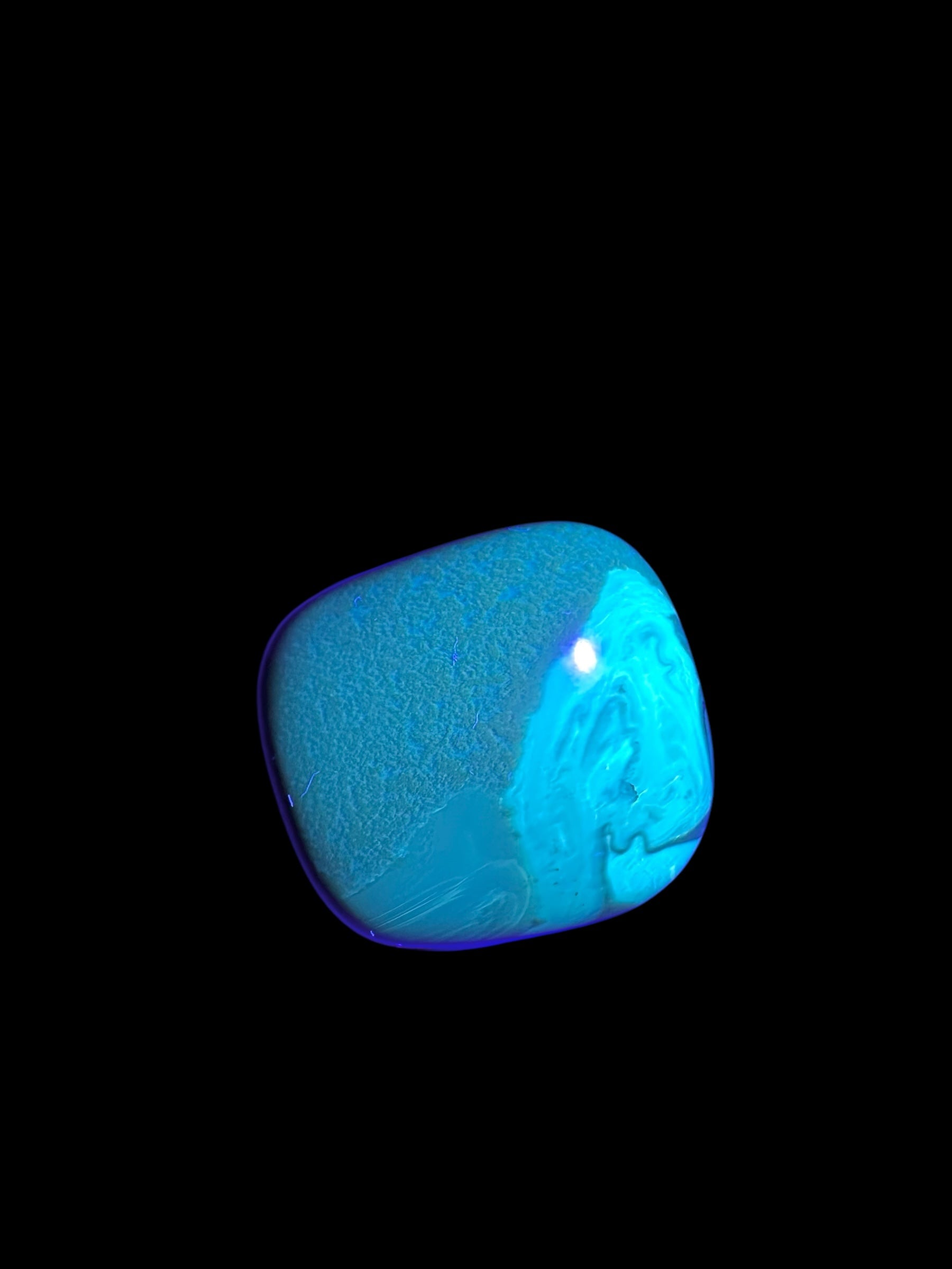 Tumbled amber – Sumatra, Indonesia - JN259