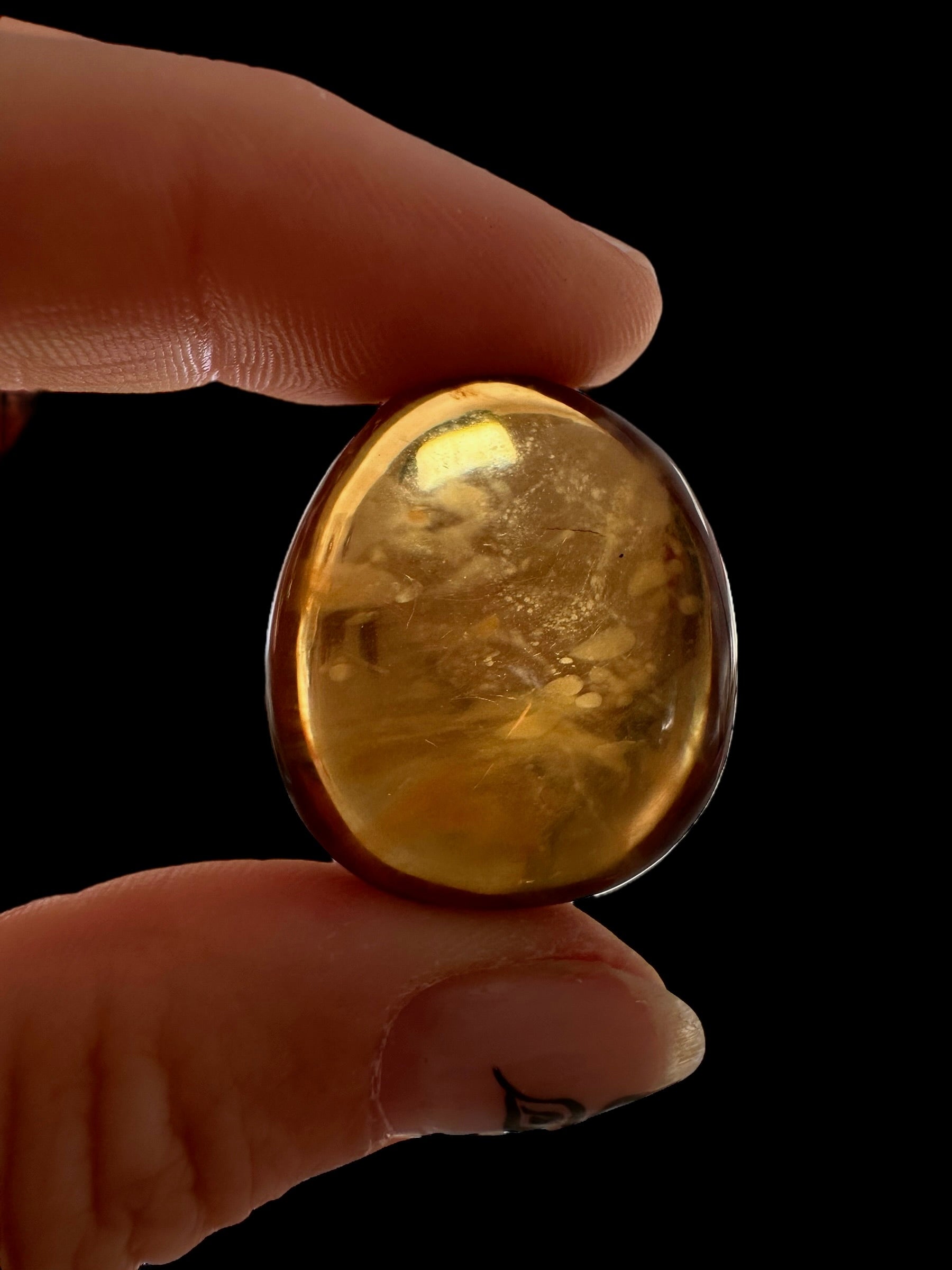 Tumbled amber – Sumatra, Indonesia - JN261