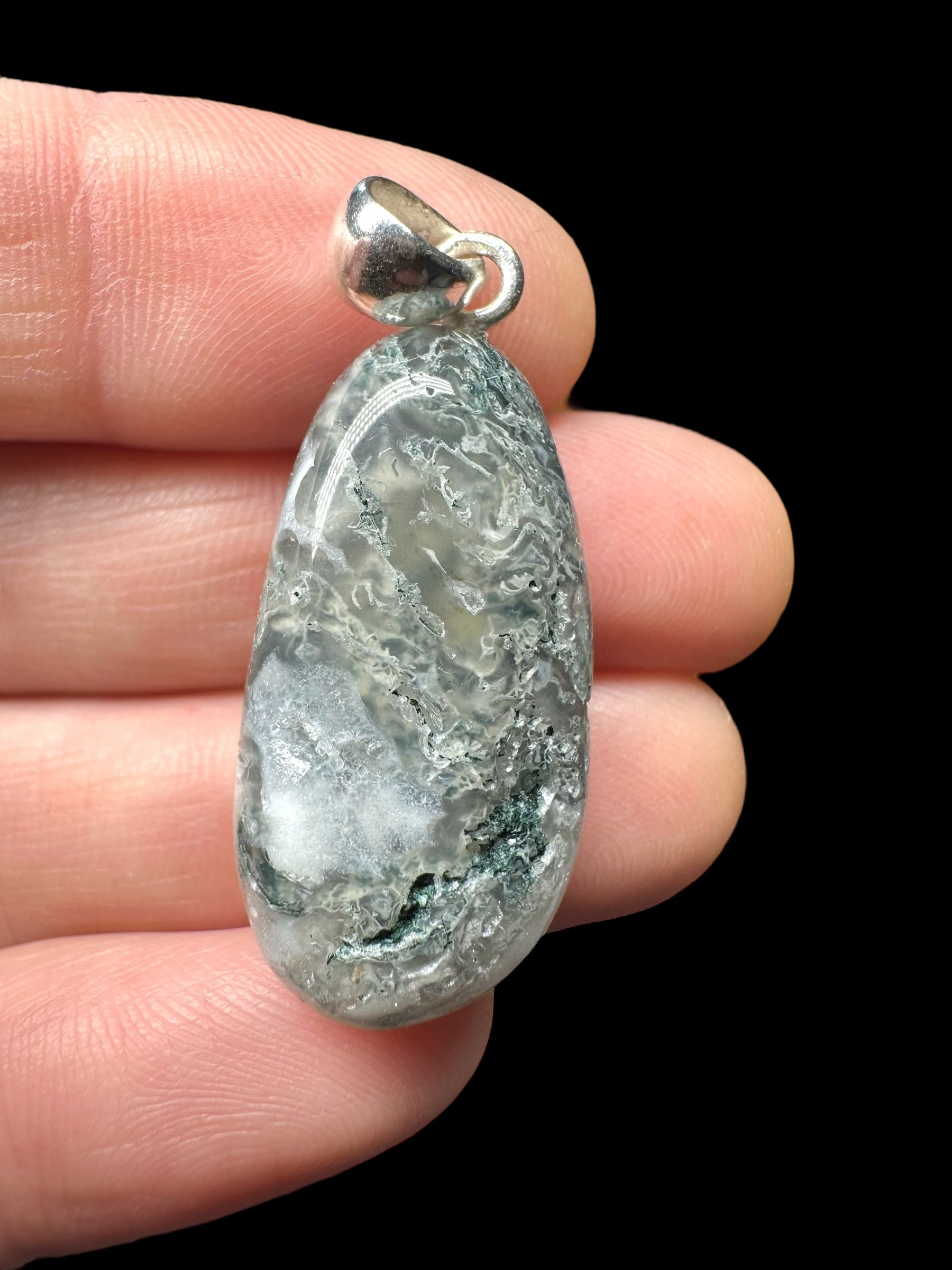 Silver pendant made from moss agate