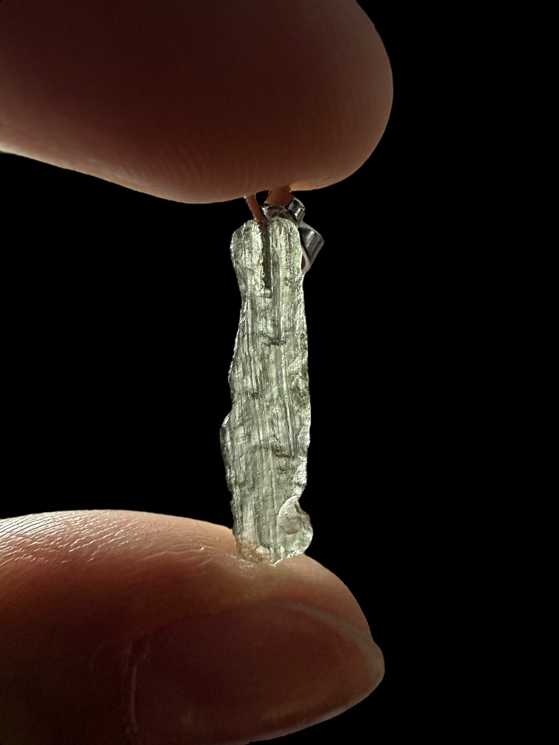 Moldavite pendant 0,4g - P/V390