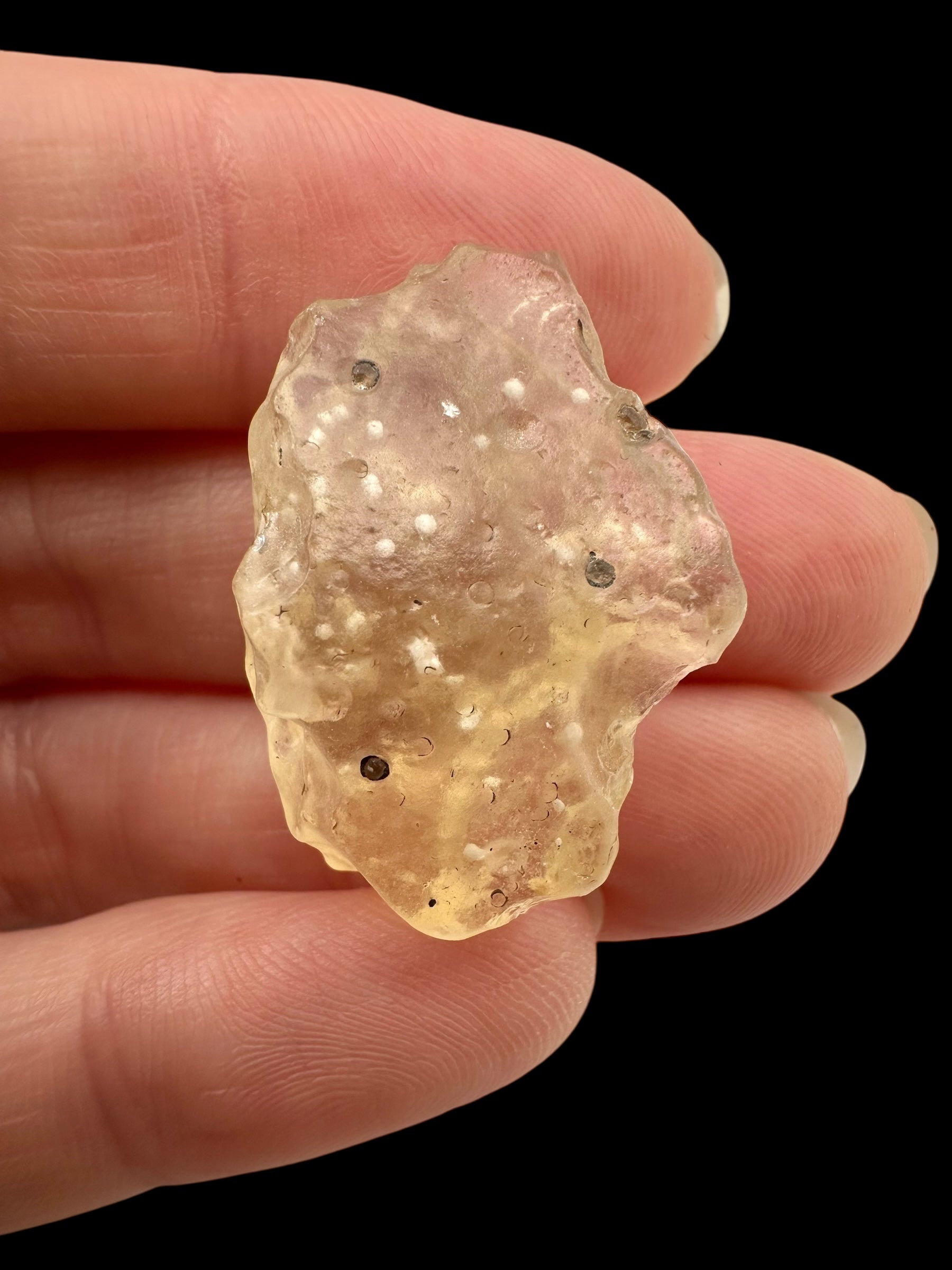 Libyan desert glass with grains of sand – 5,5g