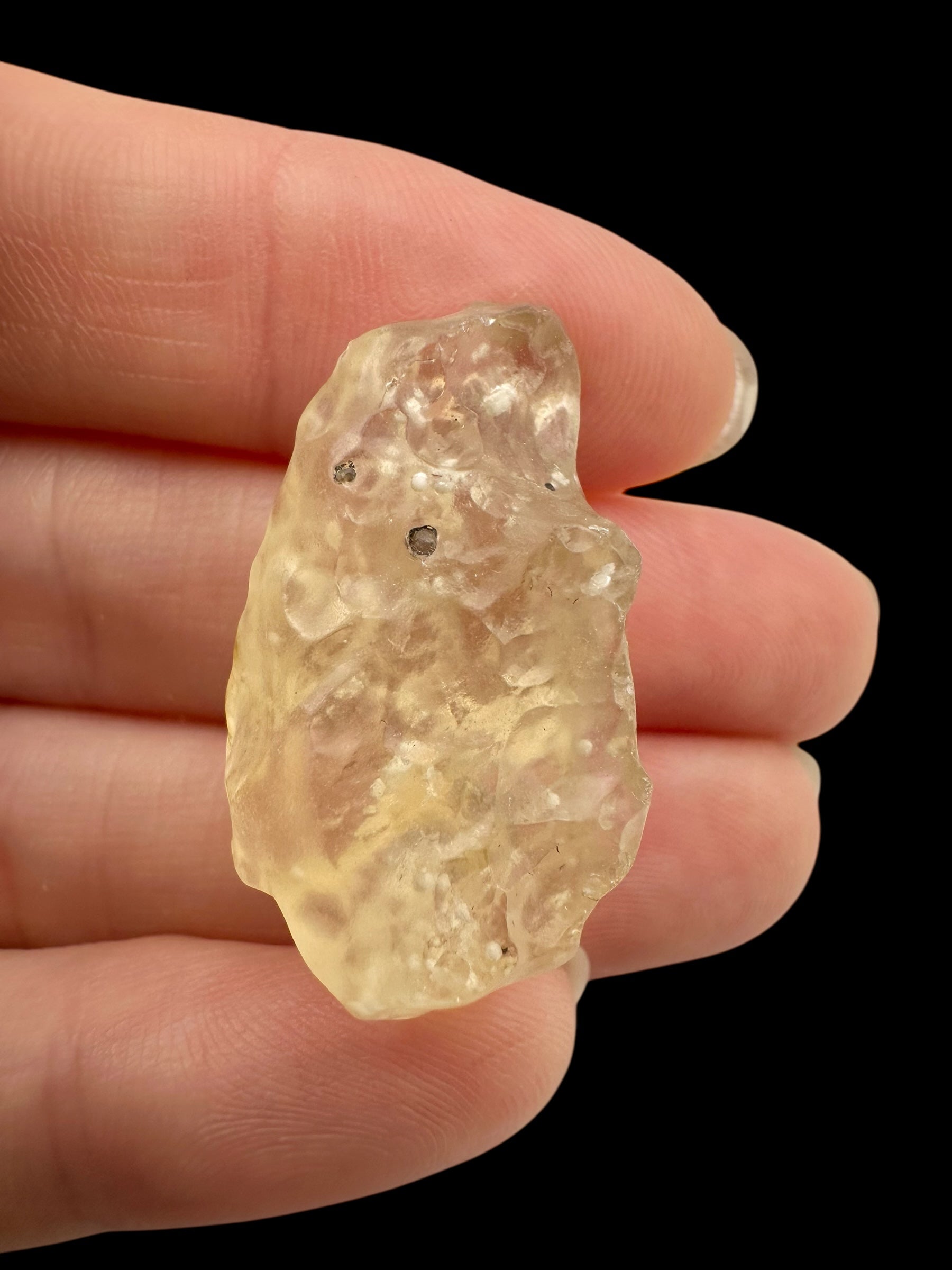 Libyan desert glass with grains of sand – 5,9g