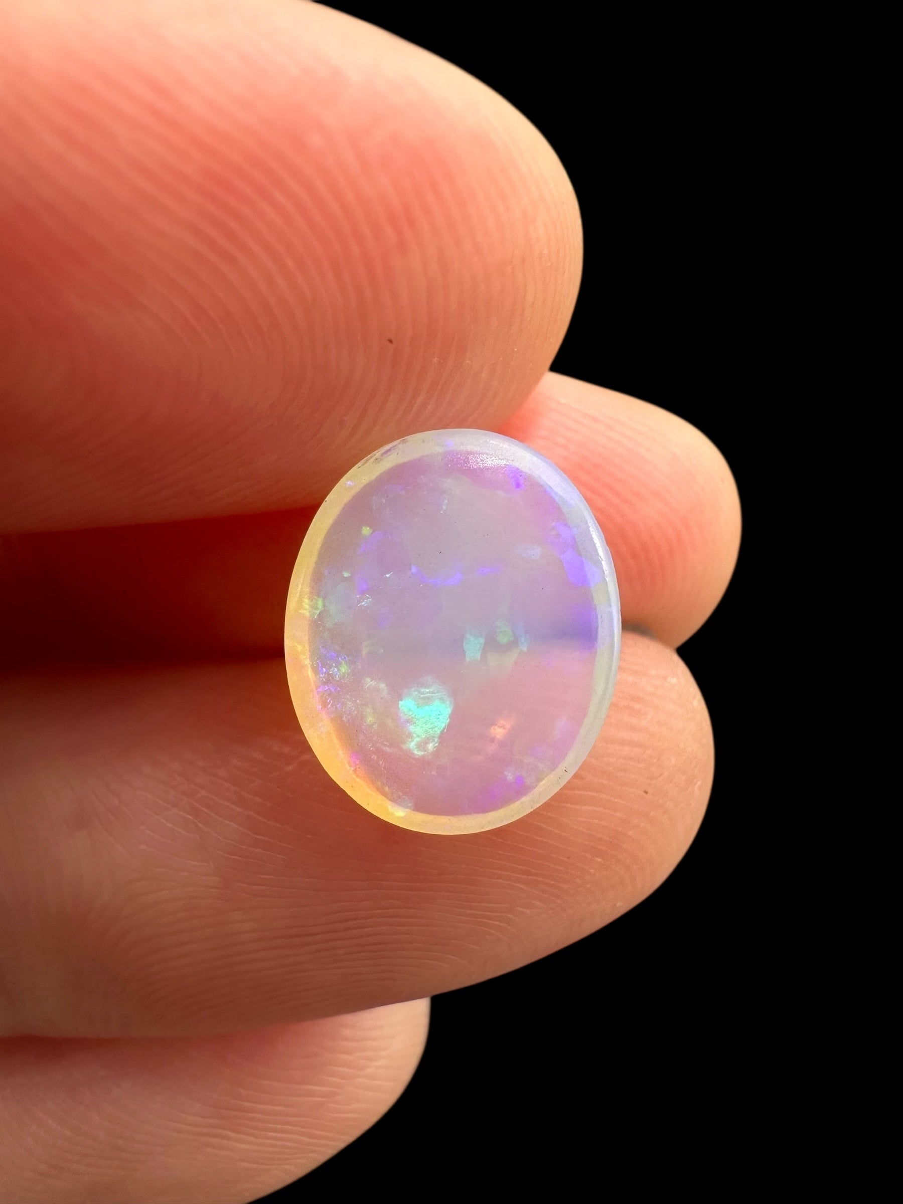 Precious opal cabochon 1,8ct – Welo, Ethiopia - OPK082
