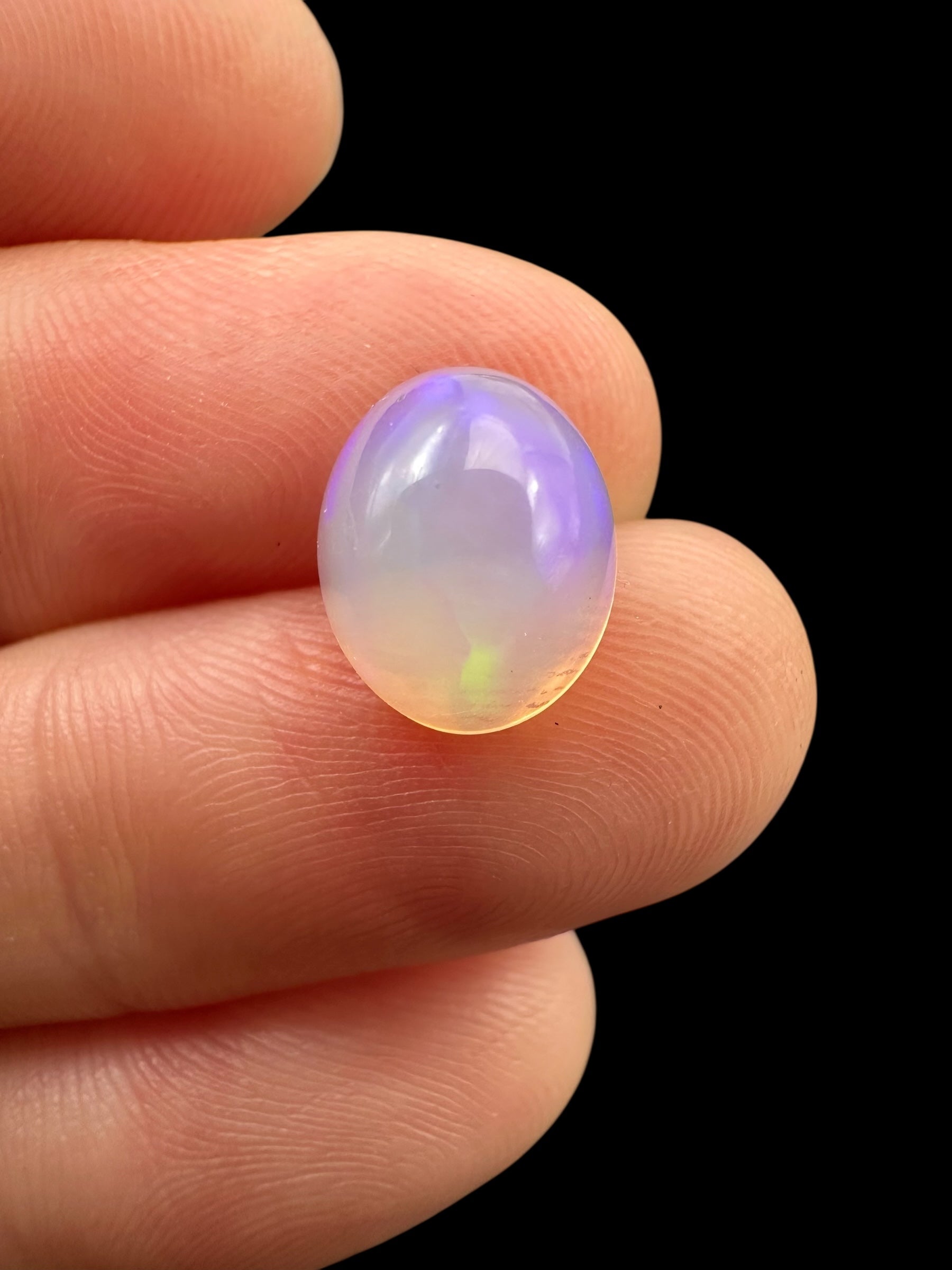 Precious opal cabochon 2ct – Welo, Ethiopia - OPK086