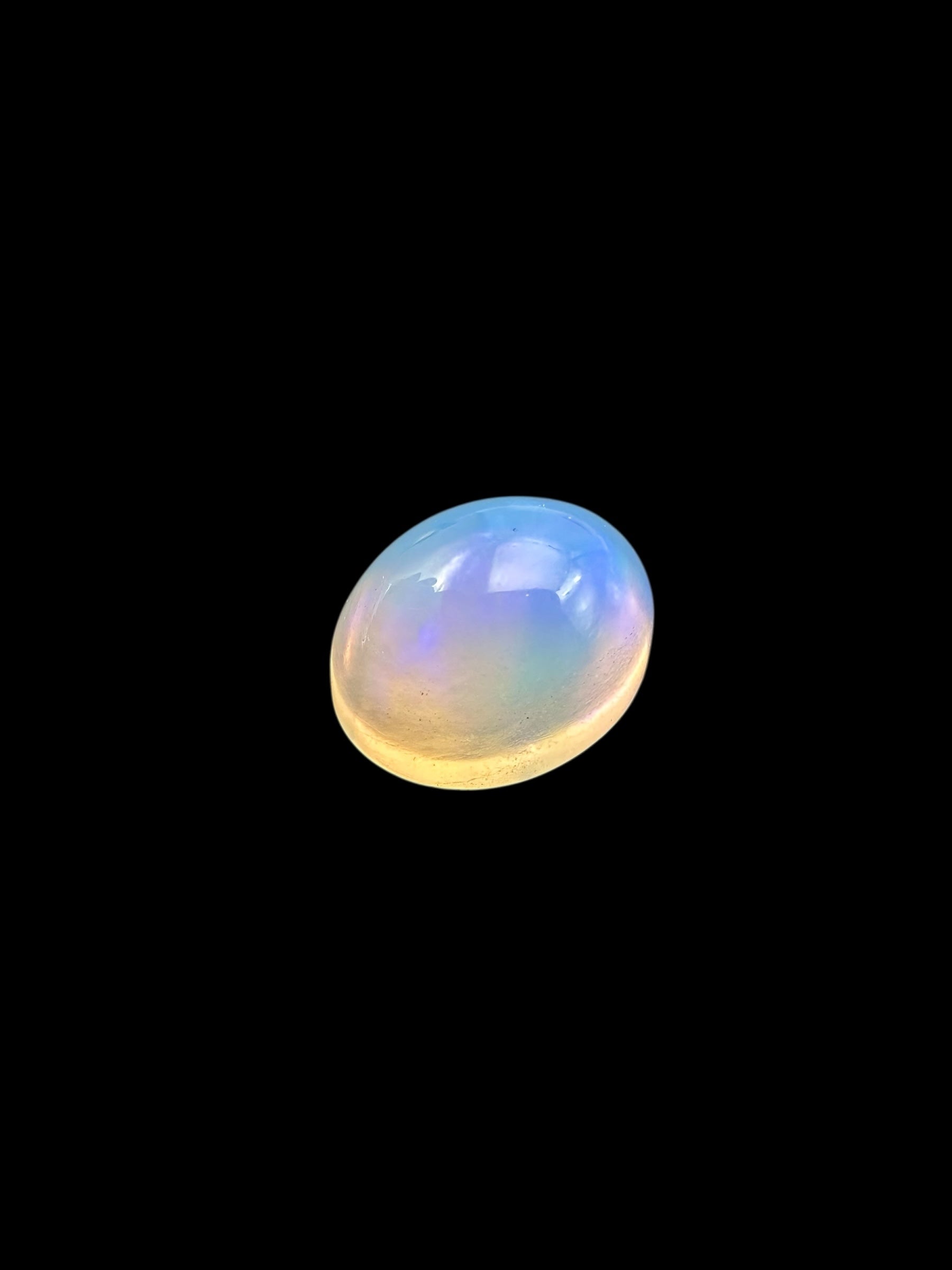 Precious opal cabochon 2ct – Welo, Ethiopia