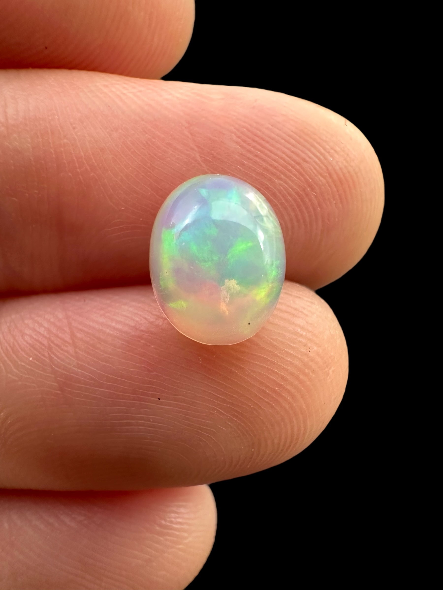 Precious opal cabochon 0,9ct – Welo, Ethiopia - OPK089