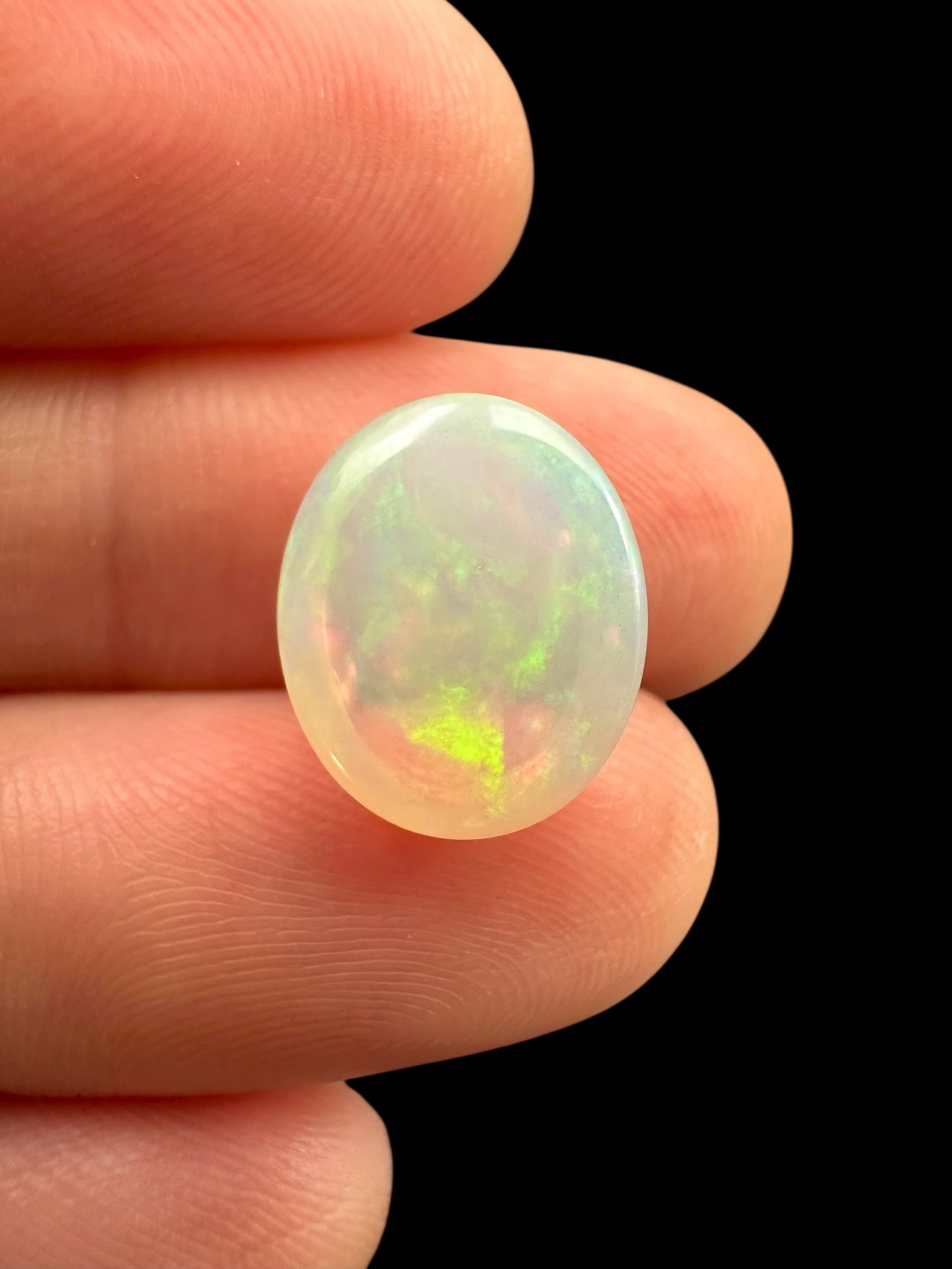 Precious opal cabochon 3,9ct – Welo, Ethiopia - OPK091