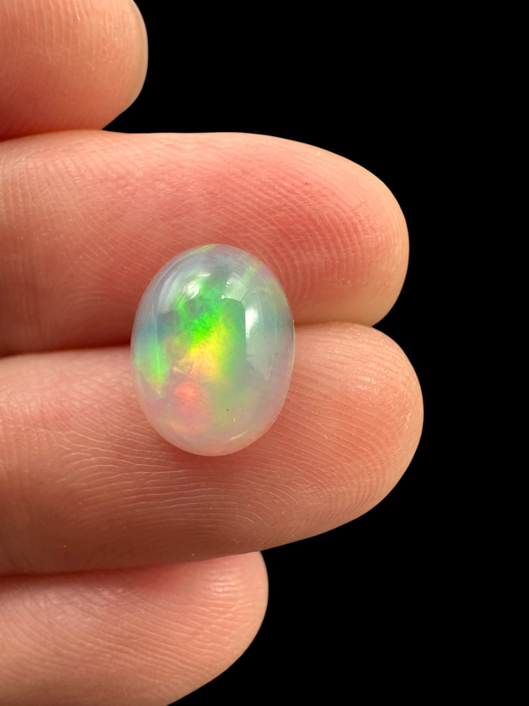 Precious opal cabochon 1,3ct – Welo, Ethiopia