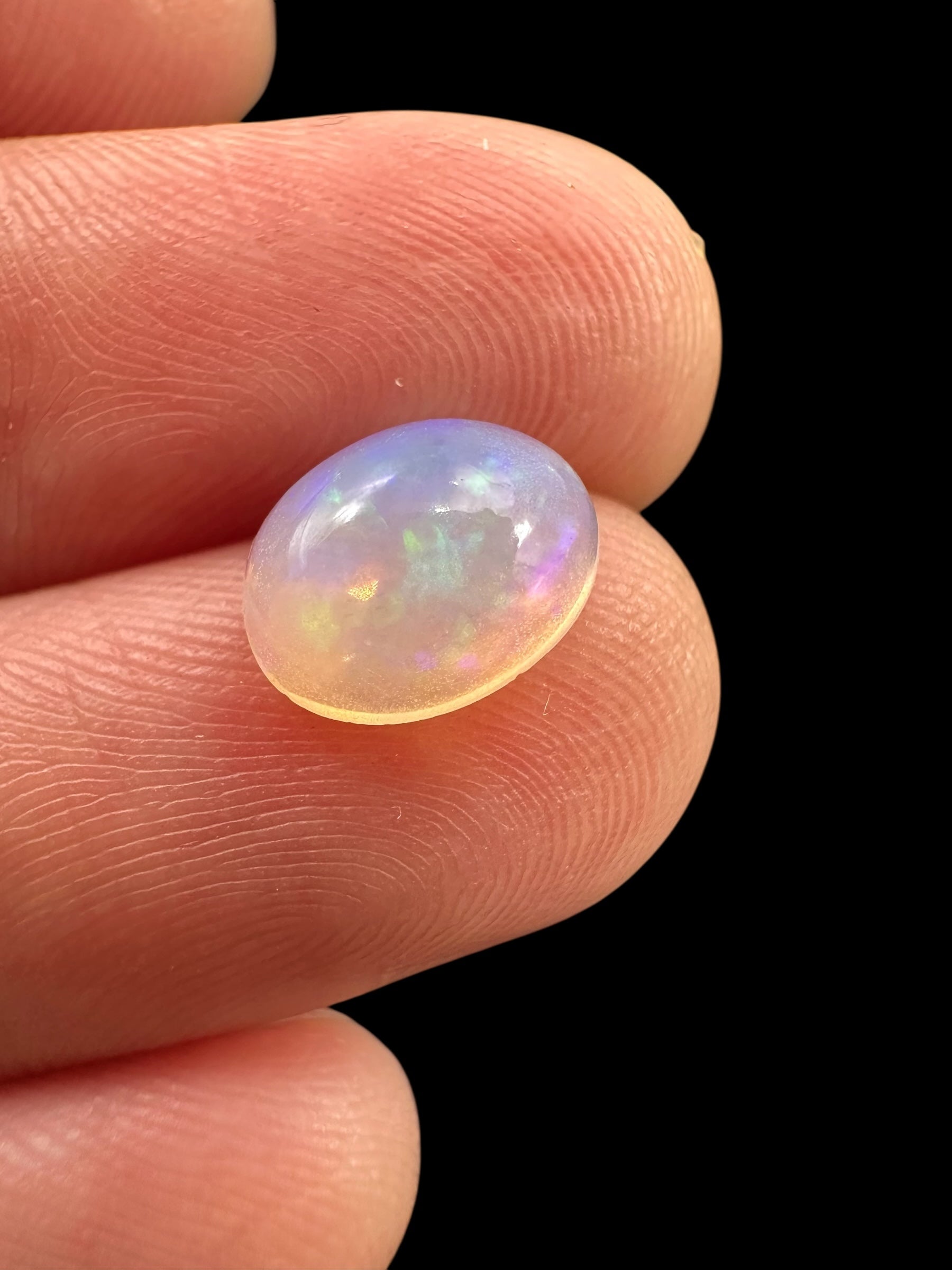 Precious opal cbochon 0,9ct – Welo, Ethiopia - OPK098