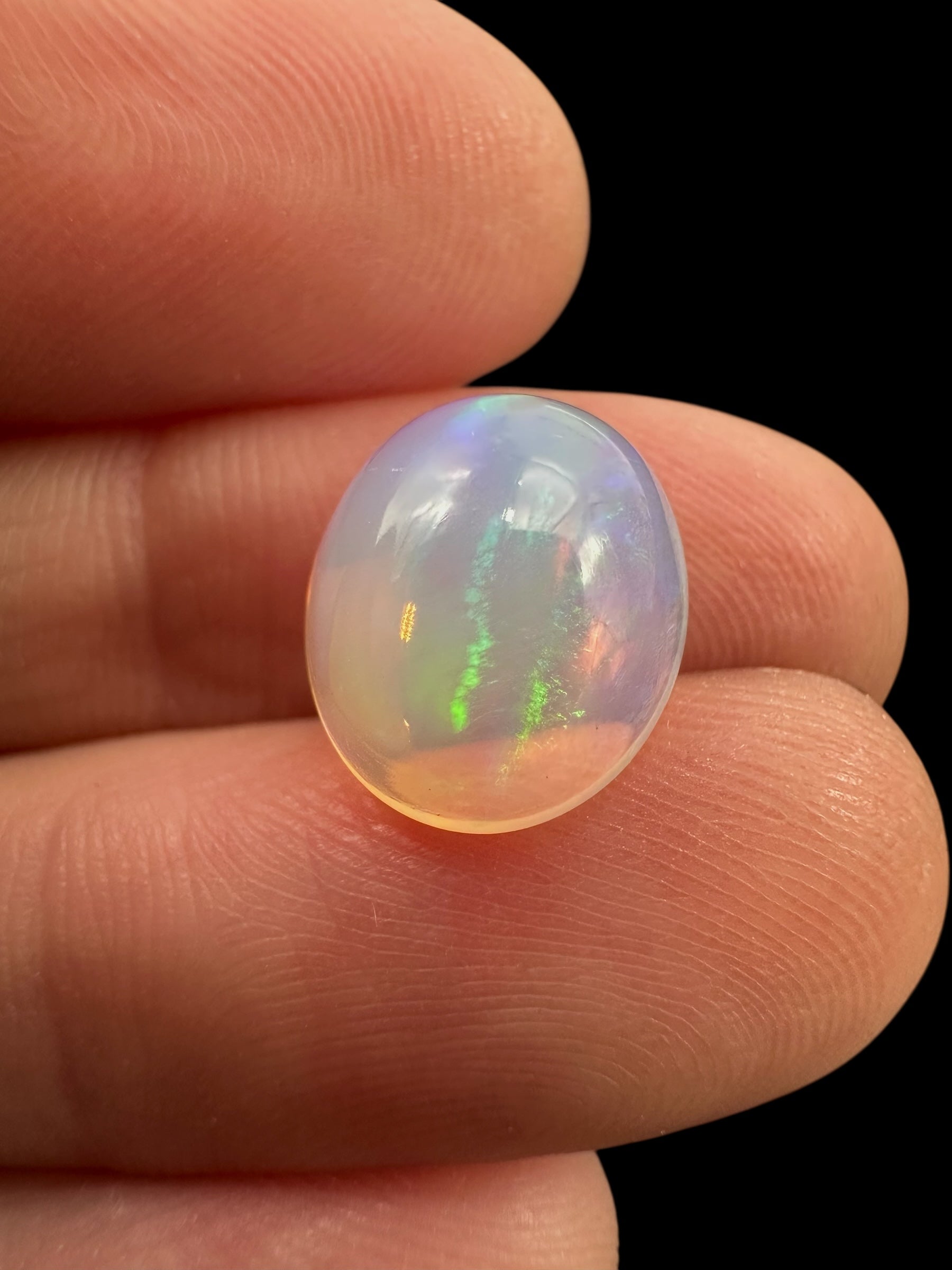 Precious opal cabochon 2,5ct – Welo, Ethiopia