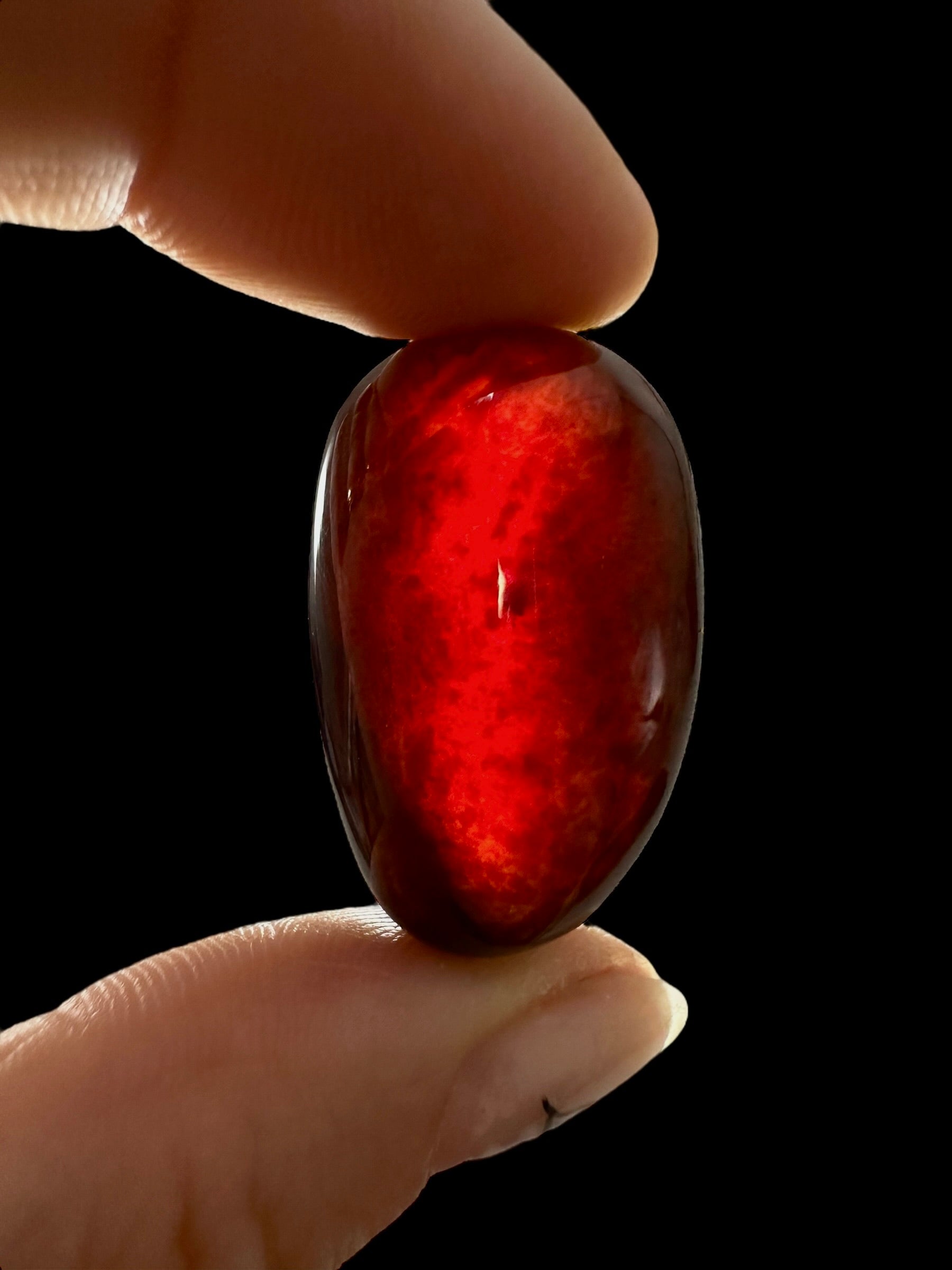 Tumbled amber – Sumatra, Indonesia - JN366