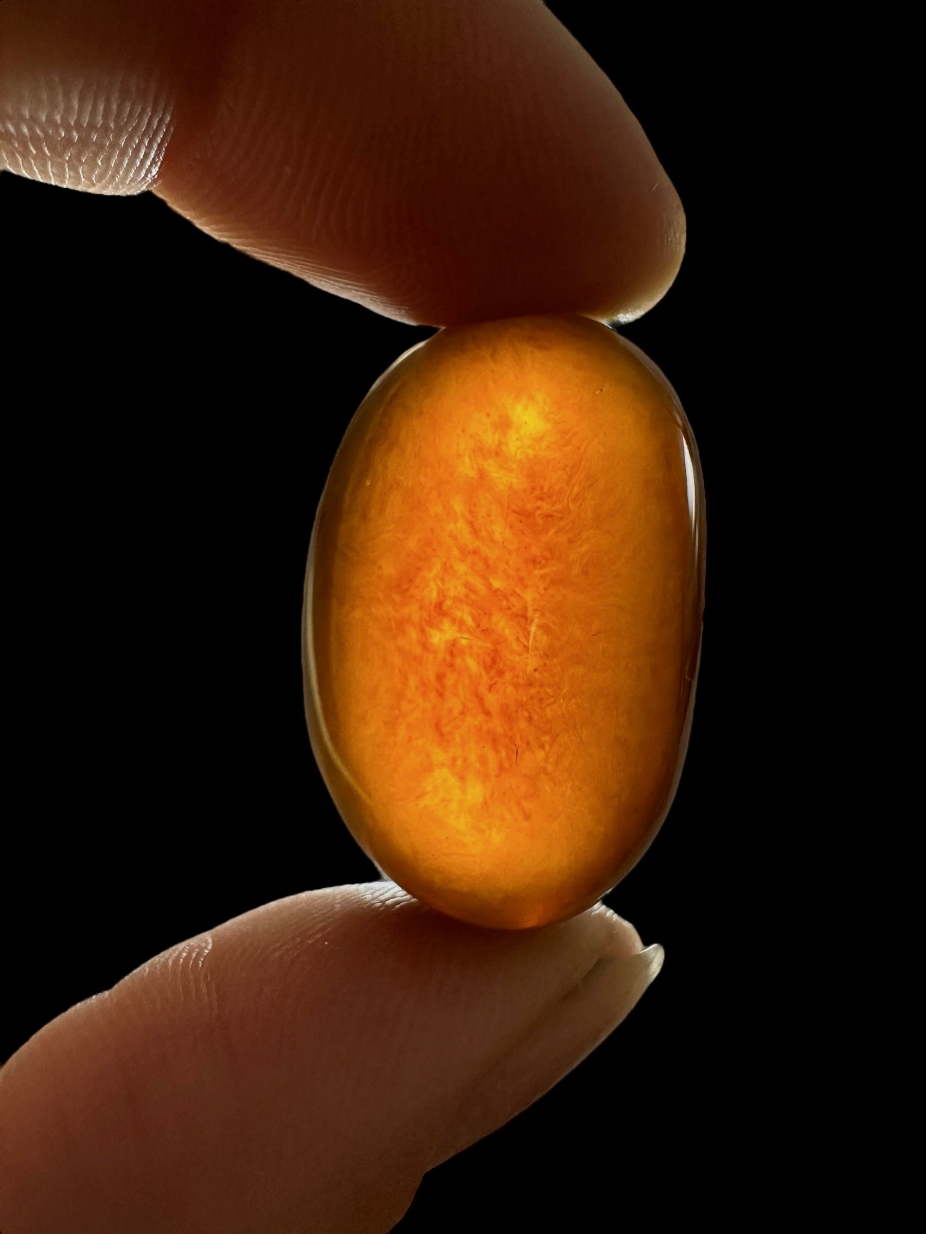Tumbled amber – Sumatra, Indonesia - JN375
