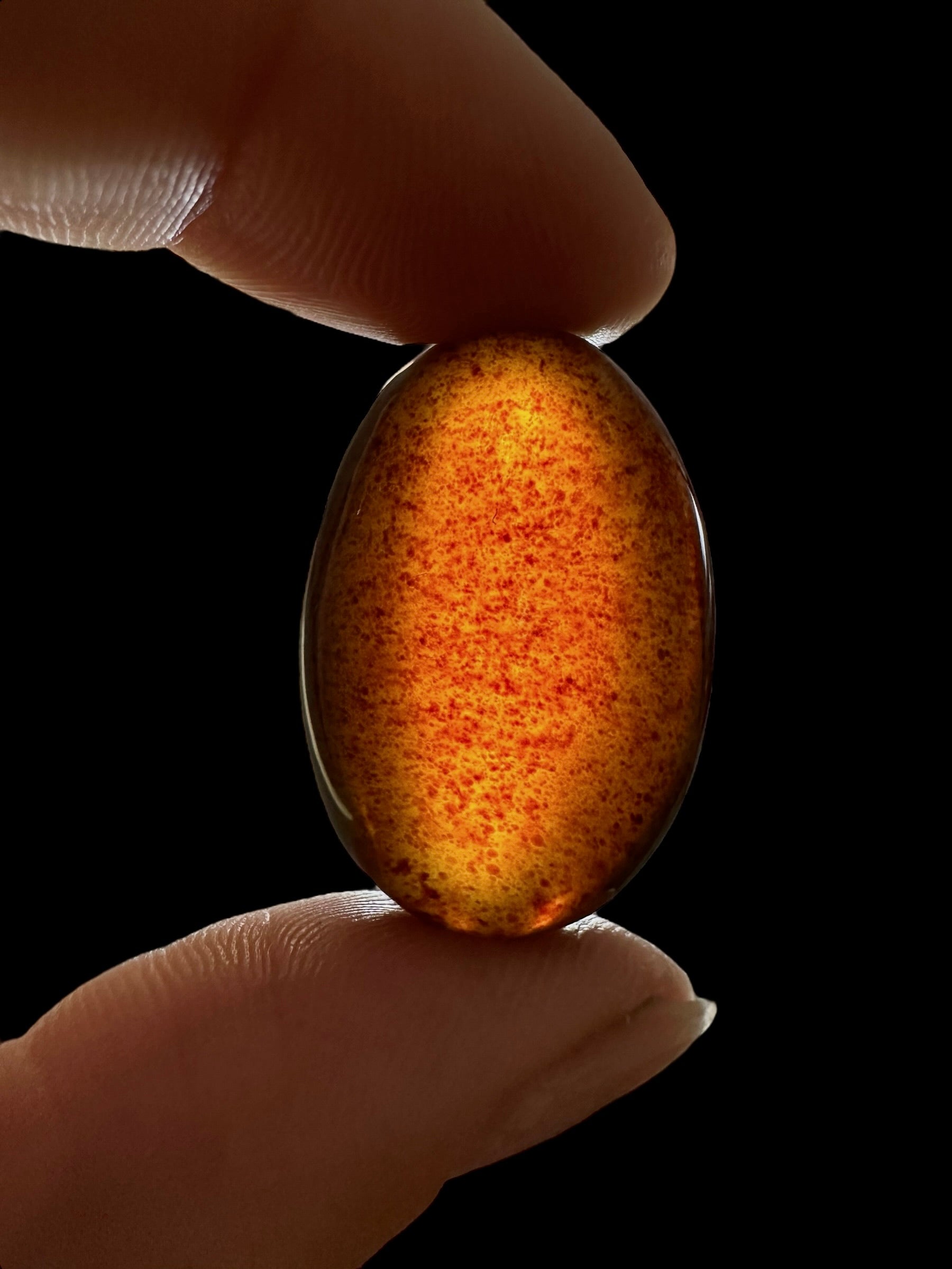 Tumbled amber – Sumatra, Indonesia - JN376