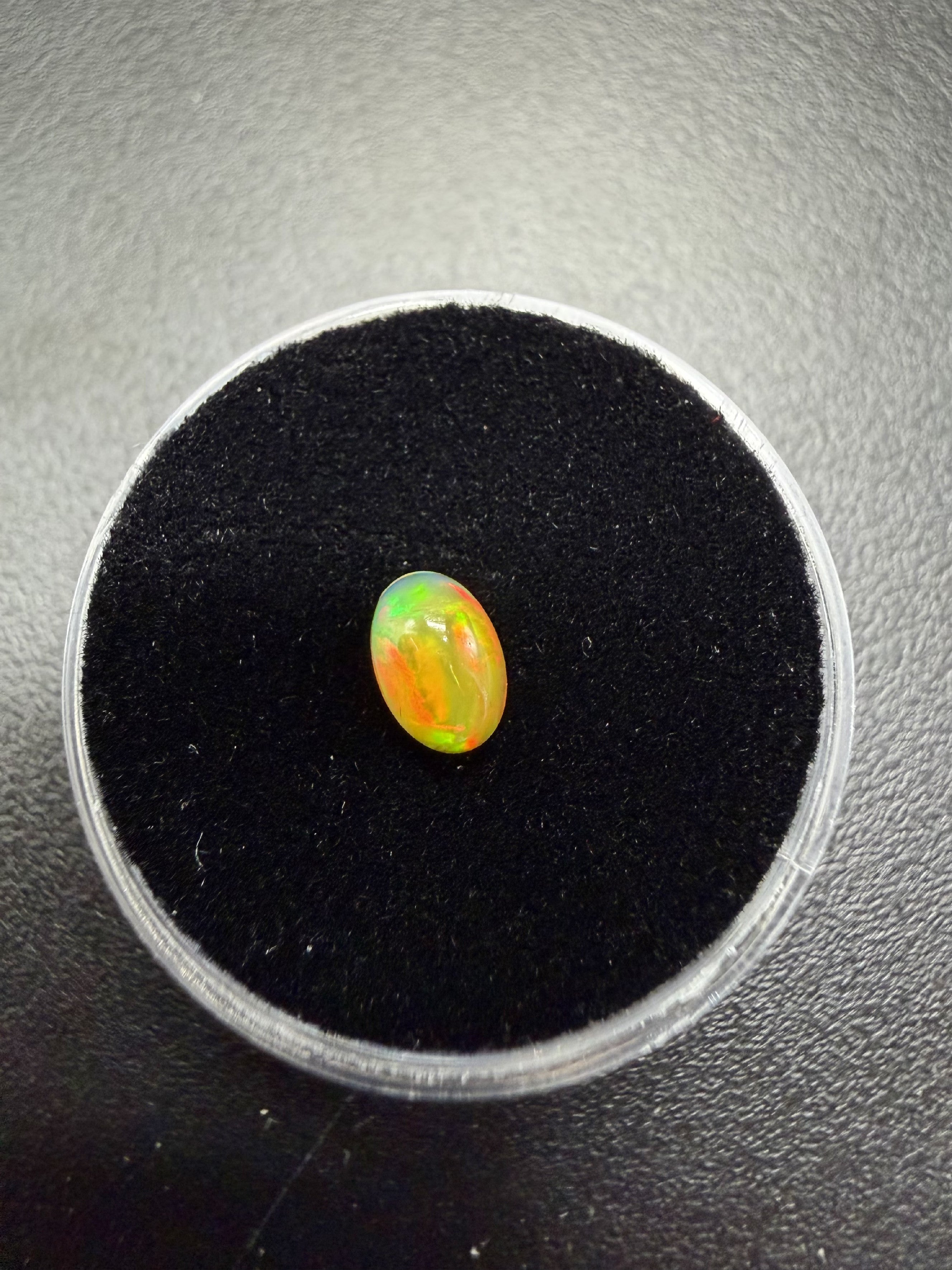 Precious opal cabochon 0,34ct – Welo, Ethiopia - OPK108