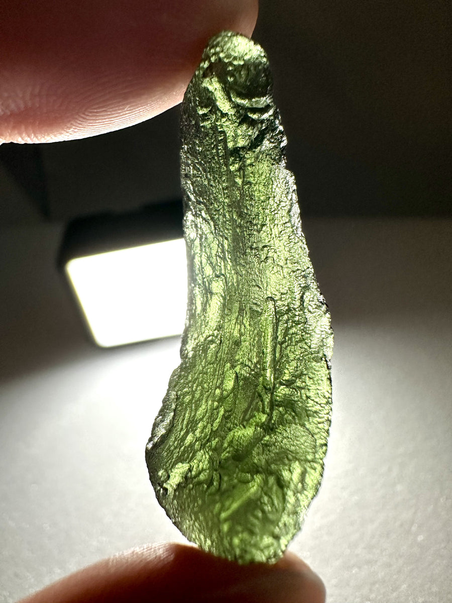 Moldavite – Chlum nad Malsi – 8,4g - V2108 retroilluminata