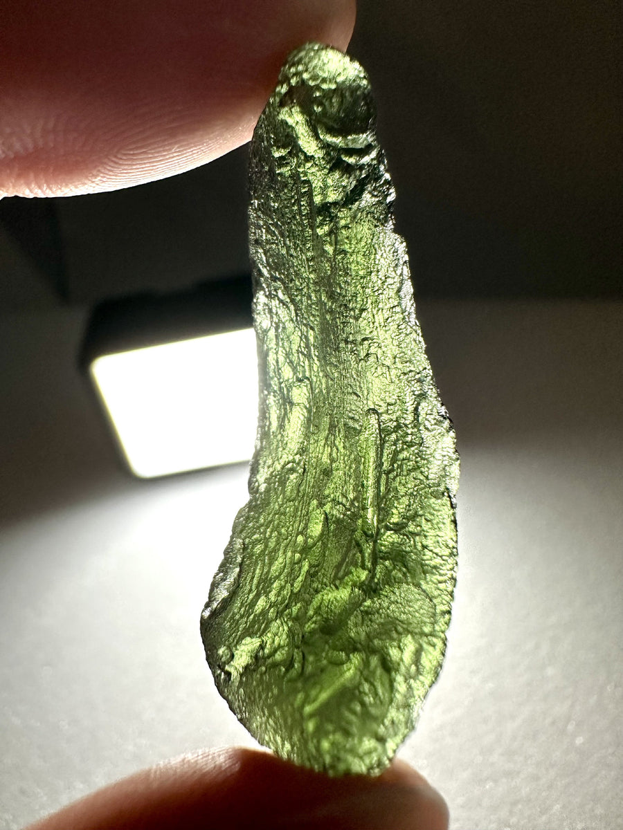 Moldavite – Chlum nad Malsi – 8,4g - V2108 retroilluminata