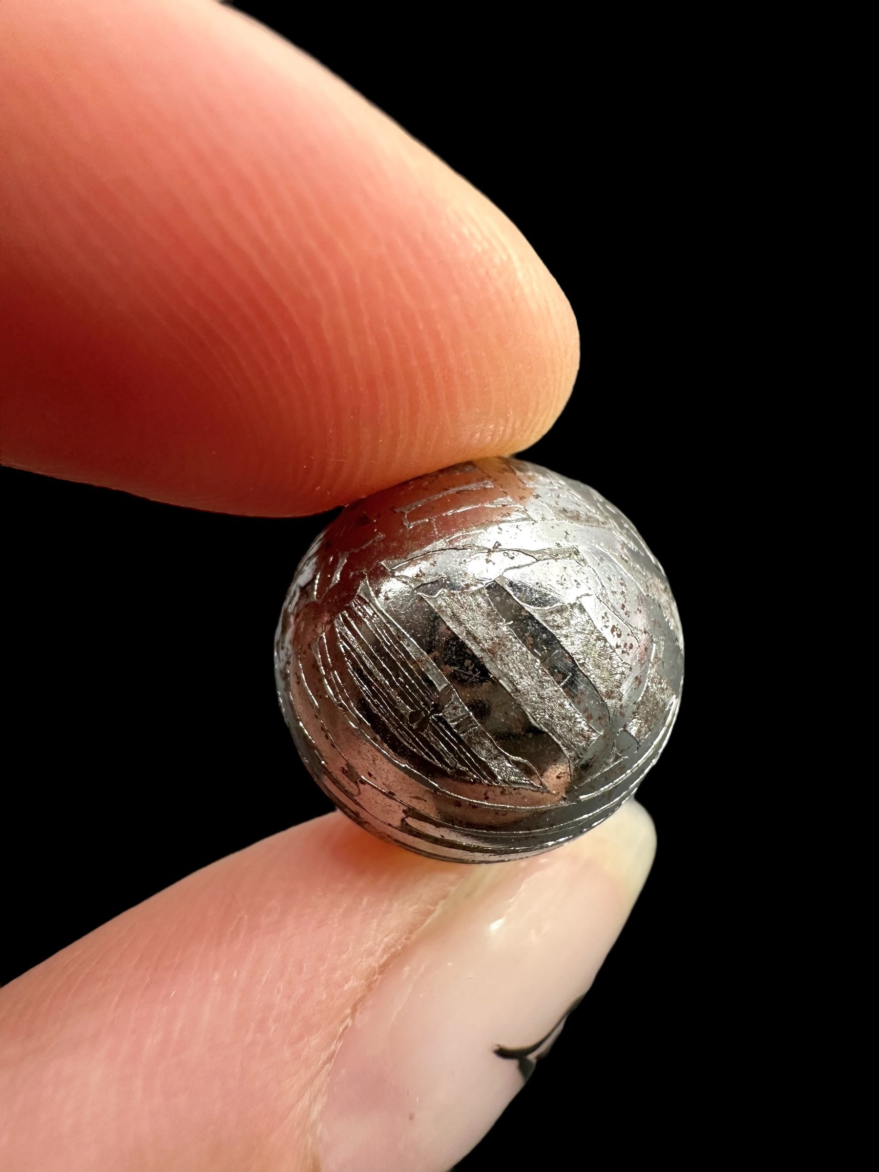 Meteorite Aletai sphere 13mm – Xinjiang, China