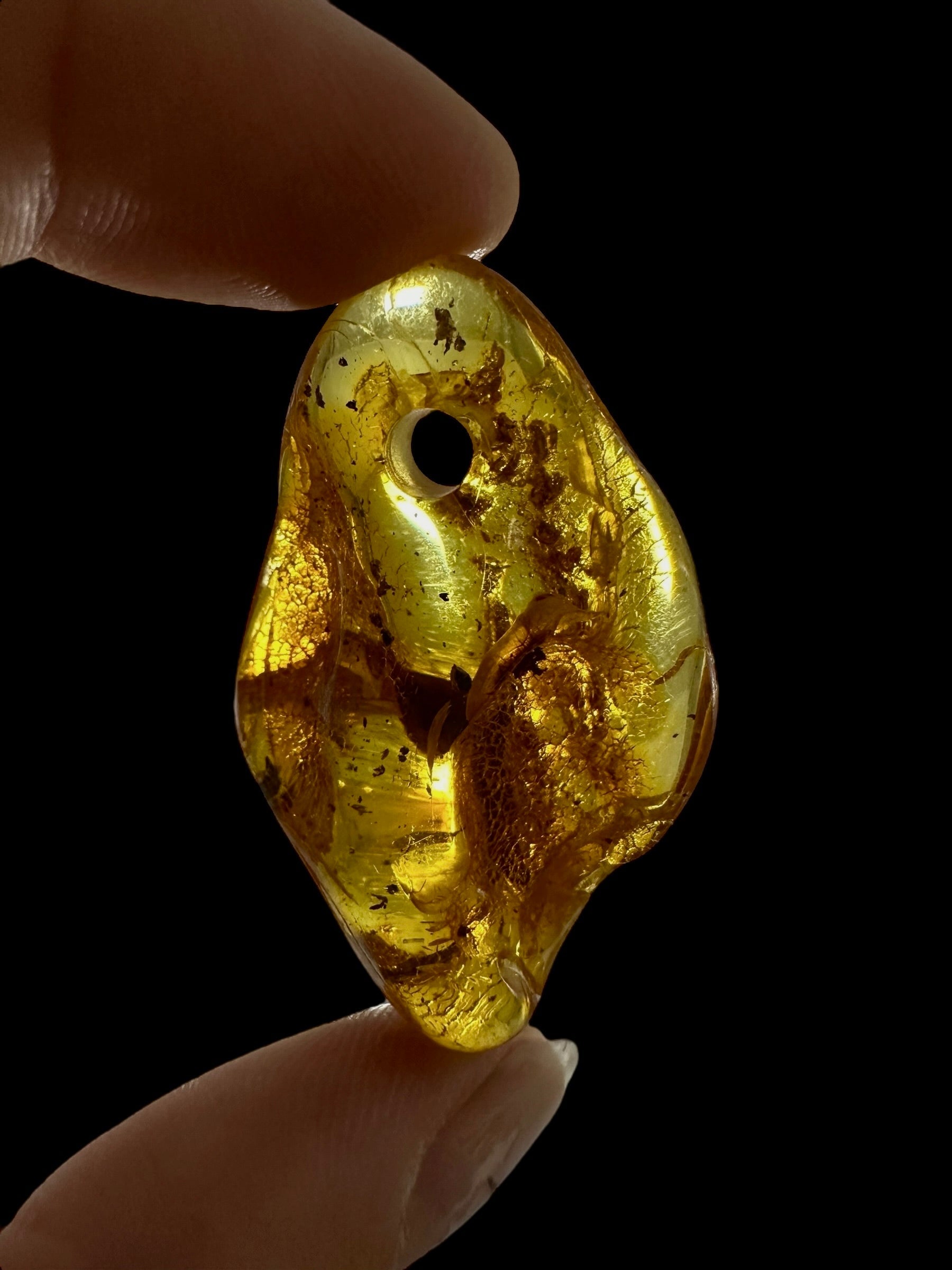 Amber with a drilled hole for hanging 5,9g – Lithuania - JND11