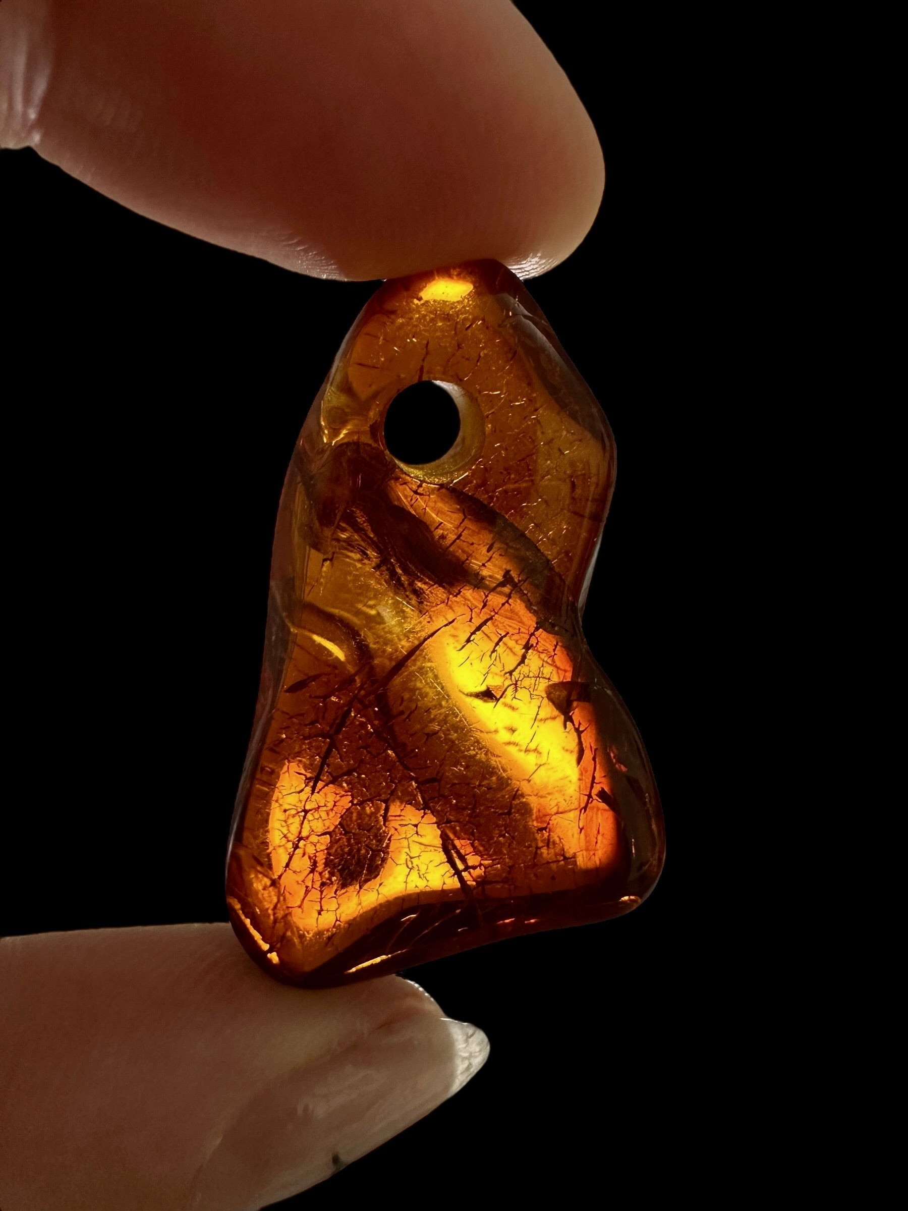 Amber with a drilled hole for hanging 2,9g – Lithuania - JND16