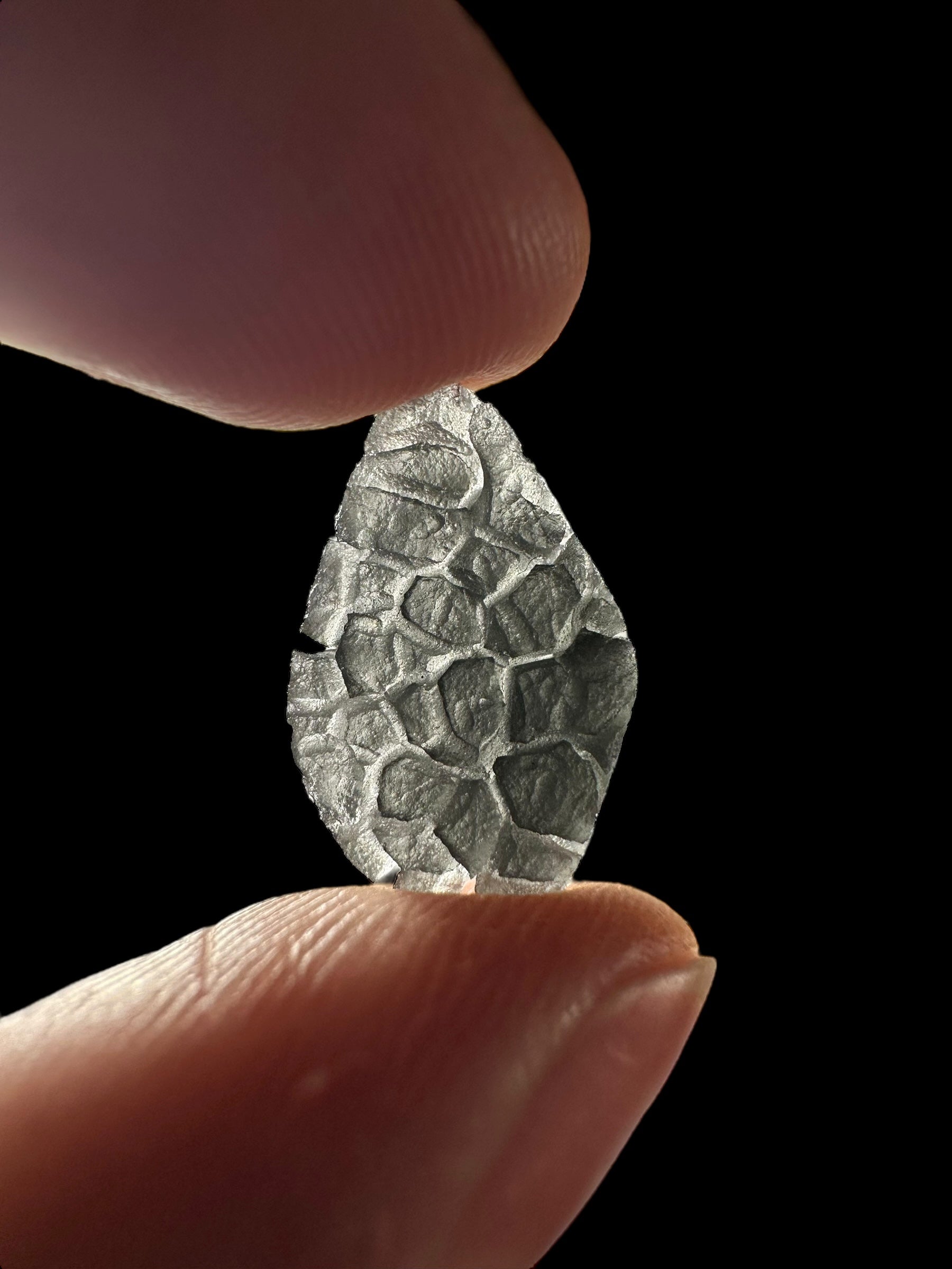 Carpathian obsidian 0,8g (Hedgehog) – Slovakia