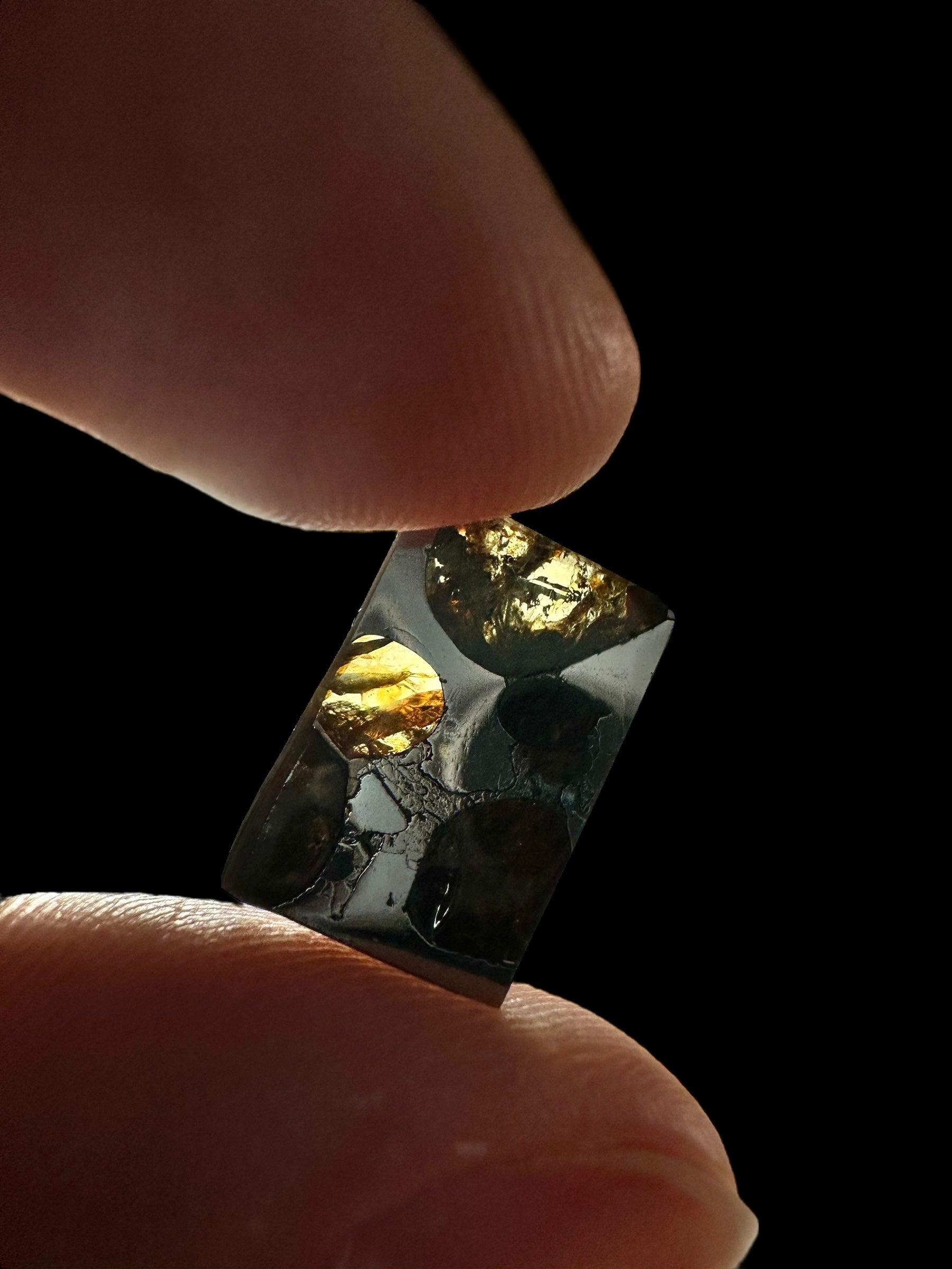 Meteorite Brahin 1,9g – Extra Quality – Belarus - MEBR21