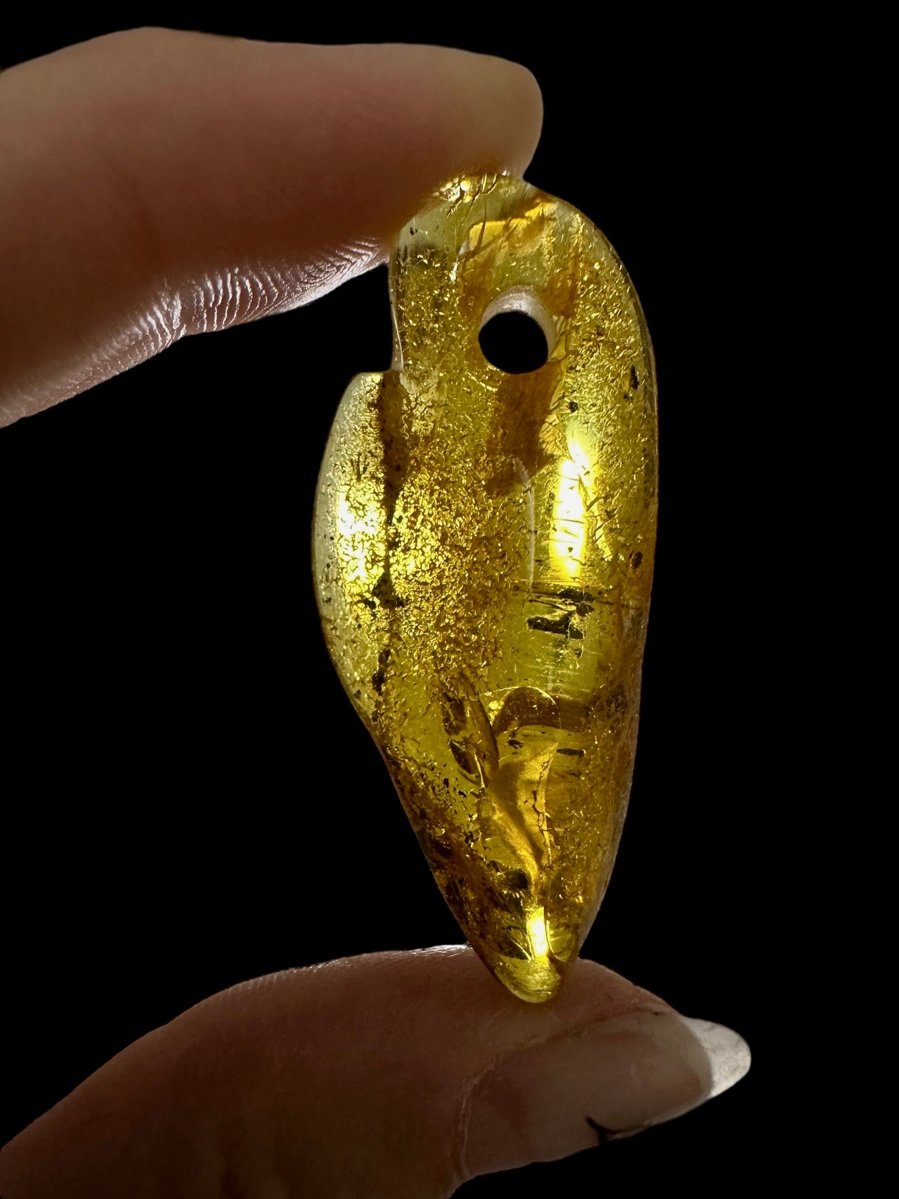 Amber with a drilled hole for hanging 3,8g – Lithuania - JND29