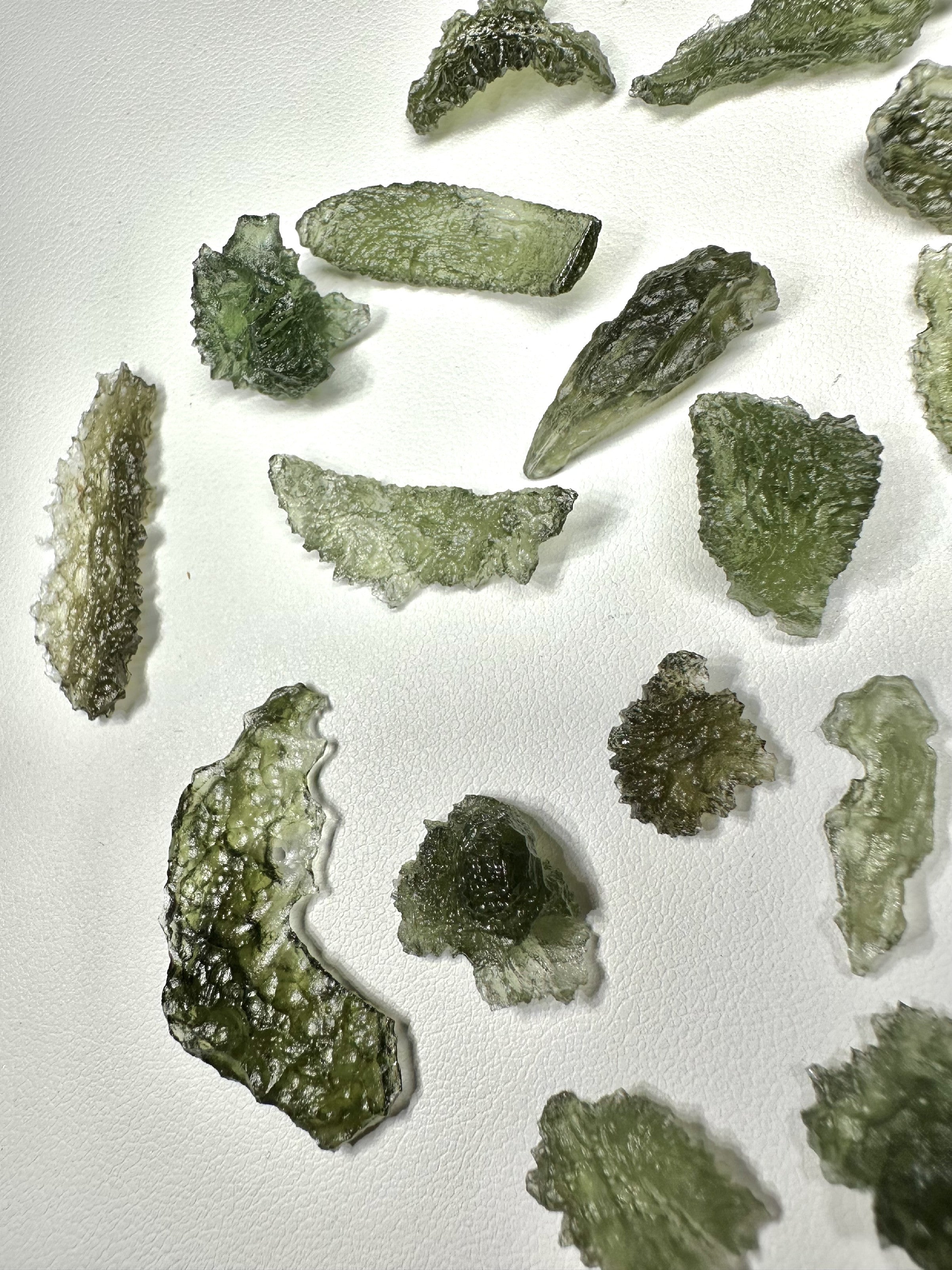Moldavite shards – 25g - VVEL02