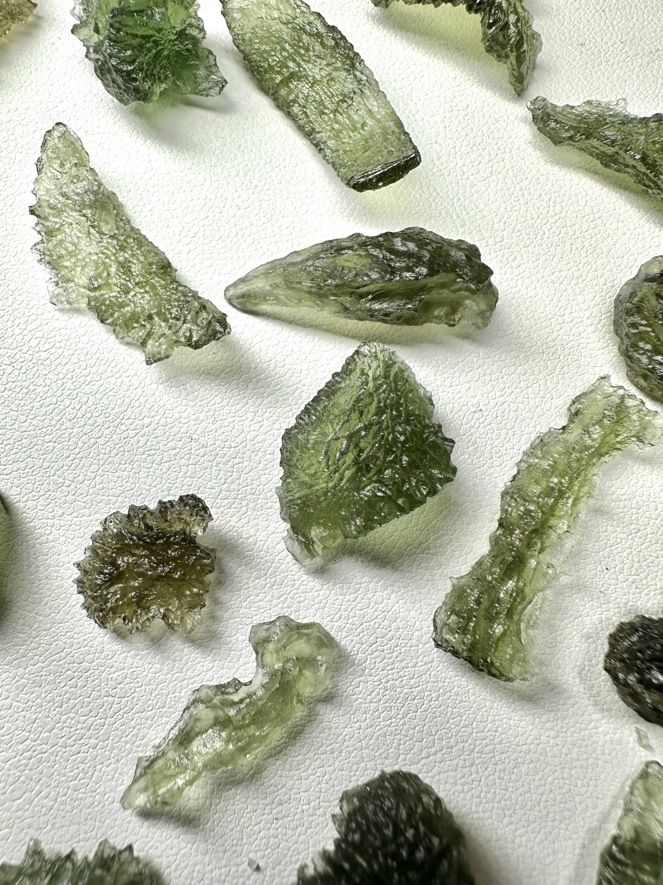 Moldavite shards – 25g - VVEL02