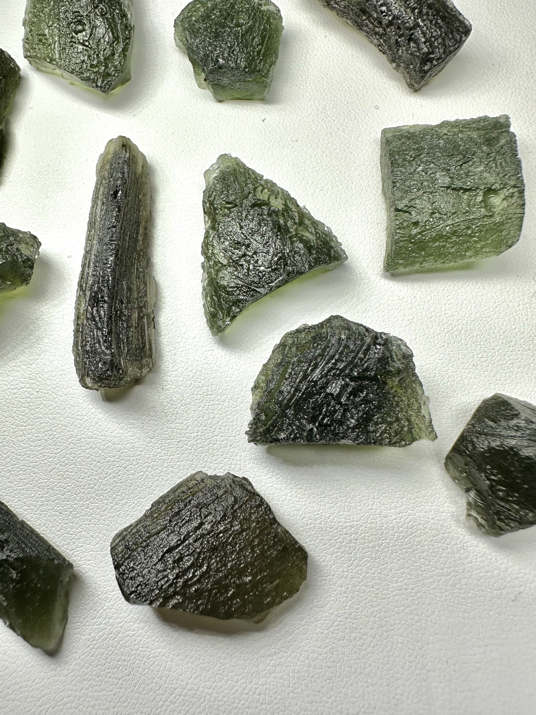 Moldavite shards – 53,9g - VVEL05