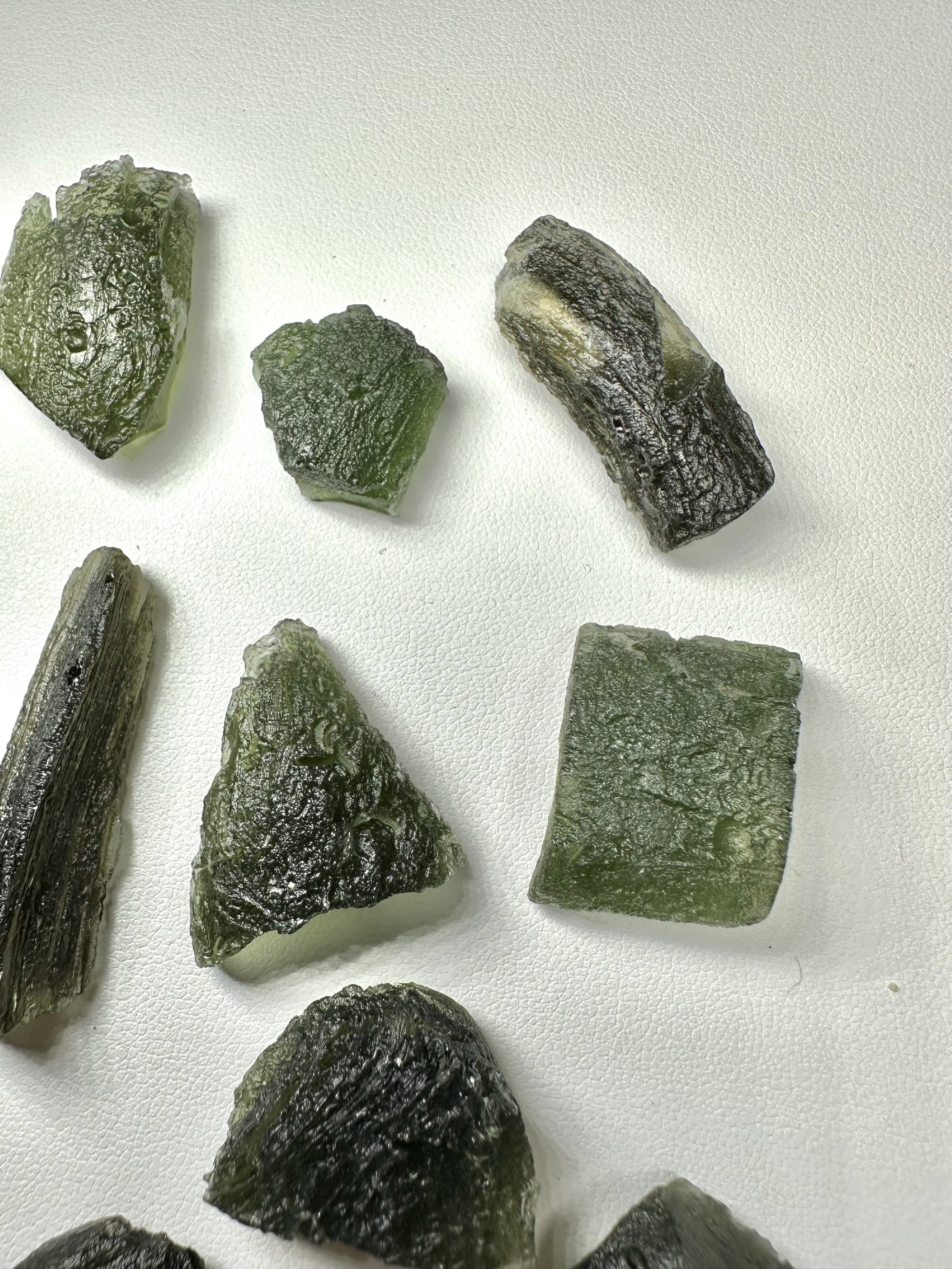 Moldavite shards – 53,9g - VVEL05
