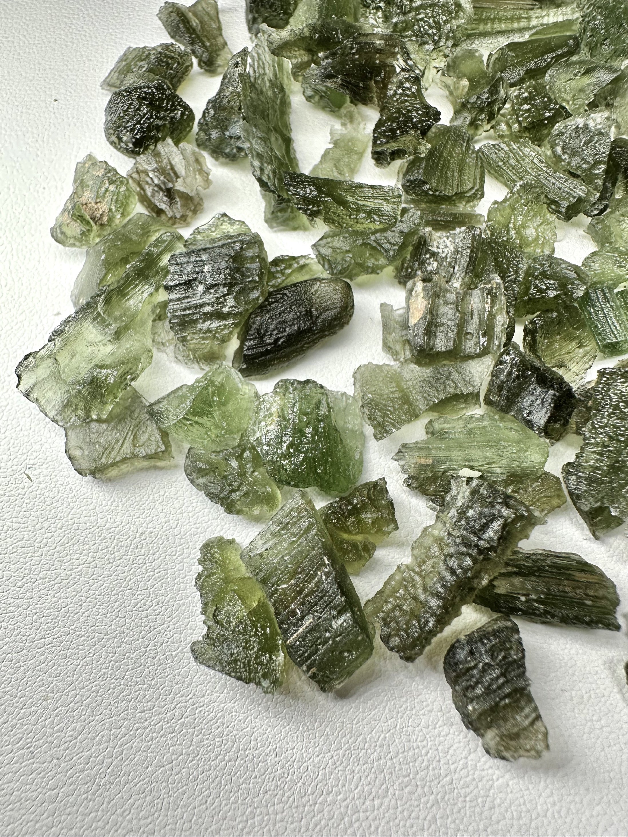 Moldavite shards – 41g - VVEL12