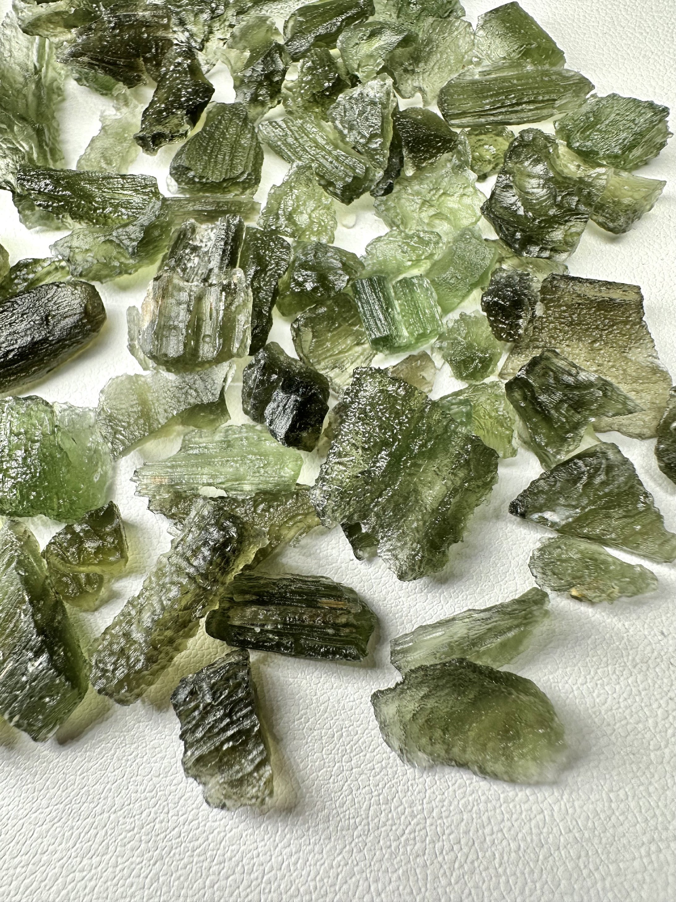 Moldavite shards – 41g - VVEL12