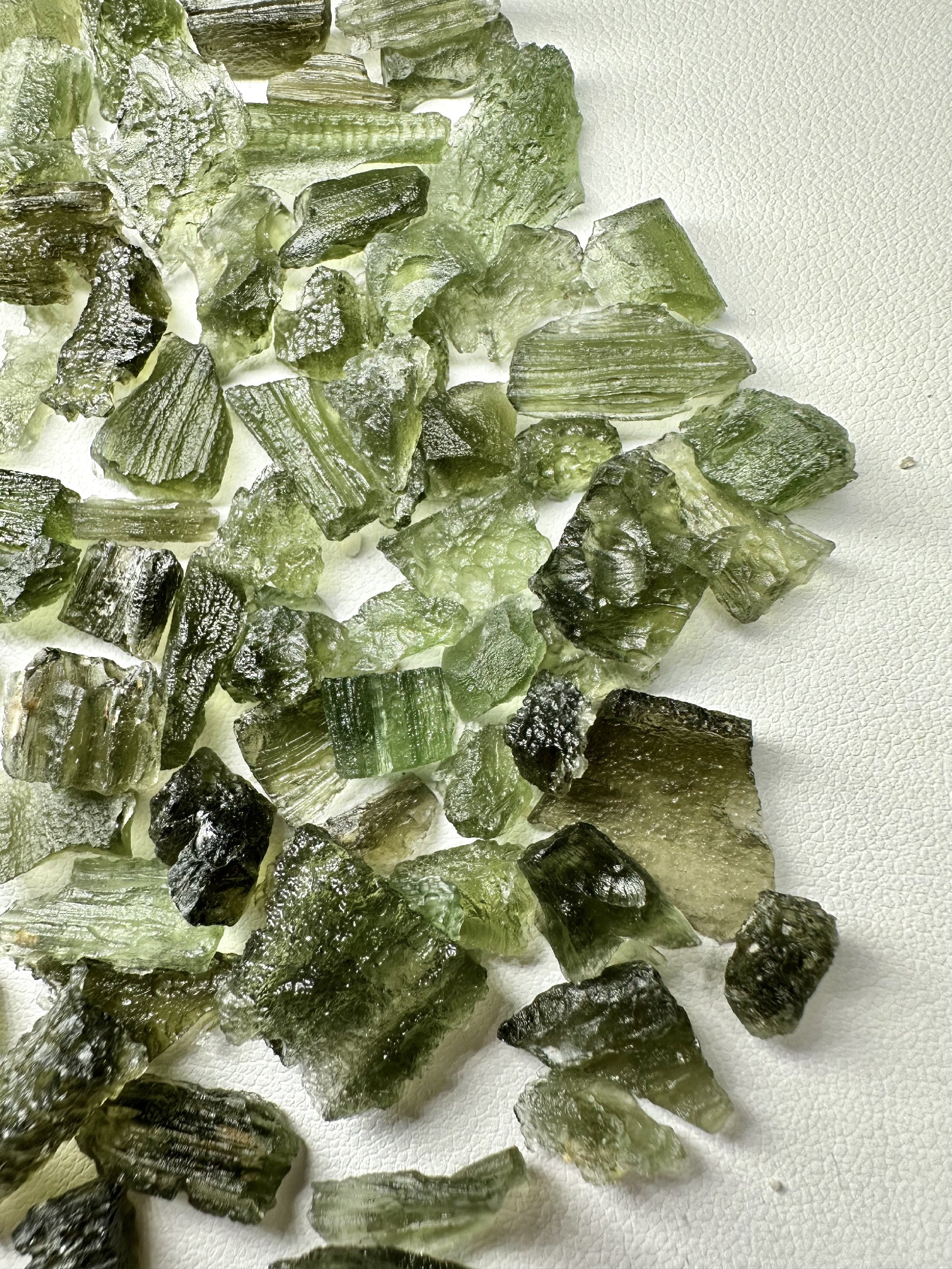 Moldavite shards – 41g - VVEL12