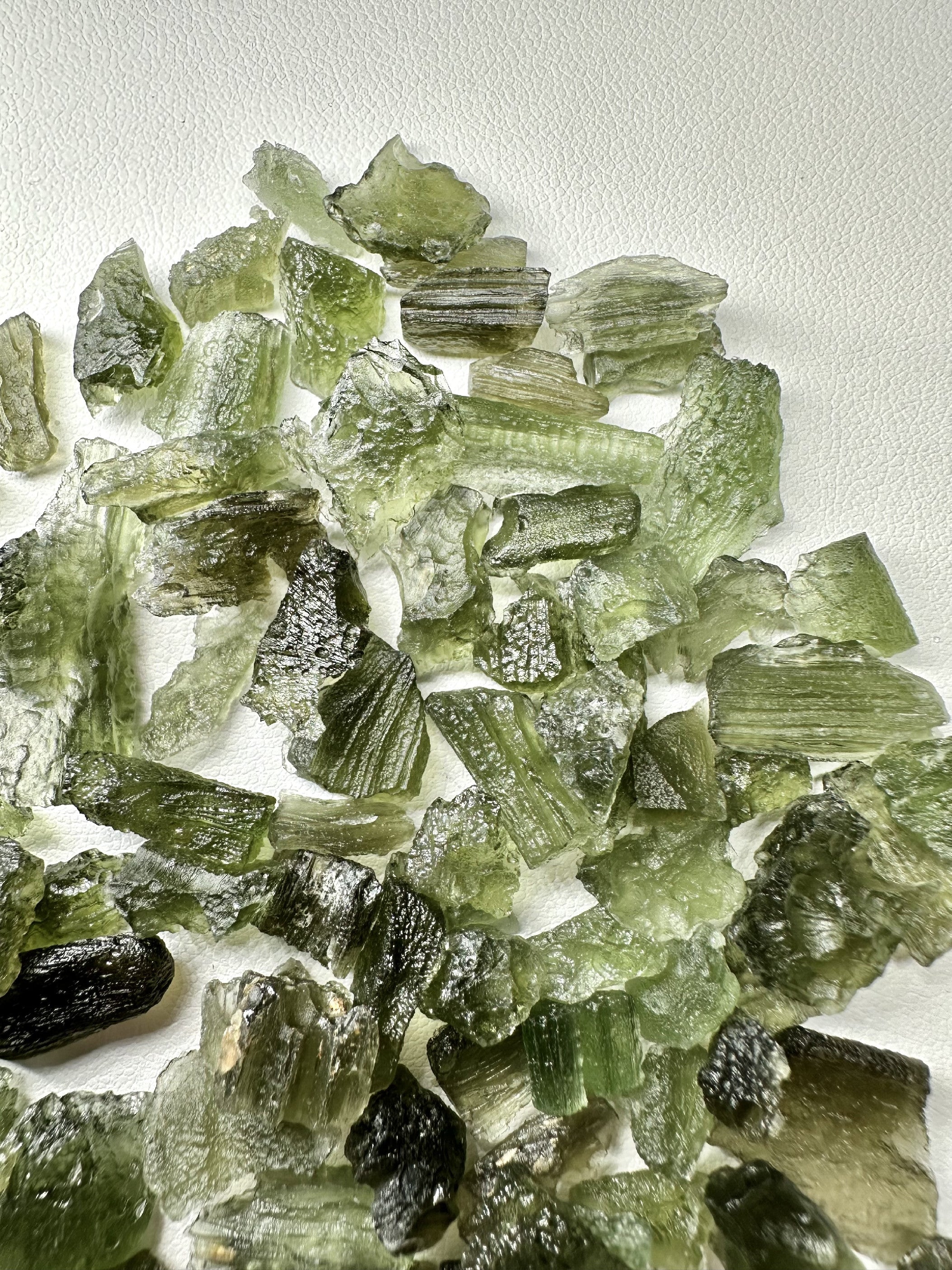 Moldavite shards – 41g - VVEL12