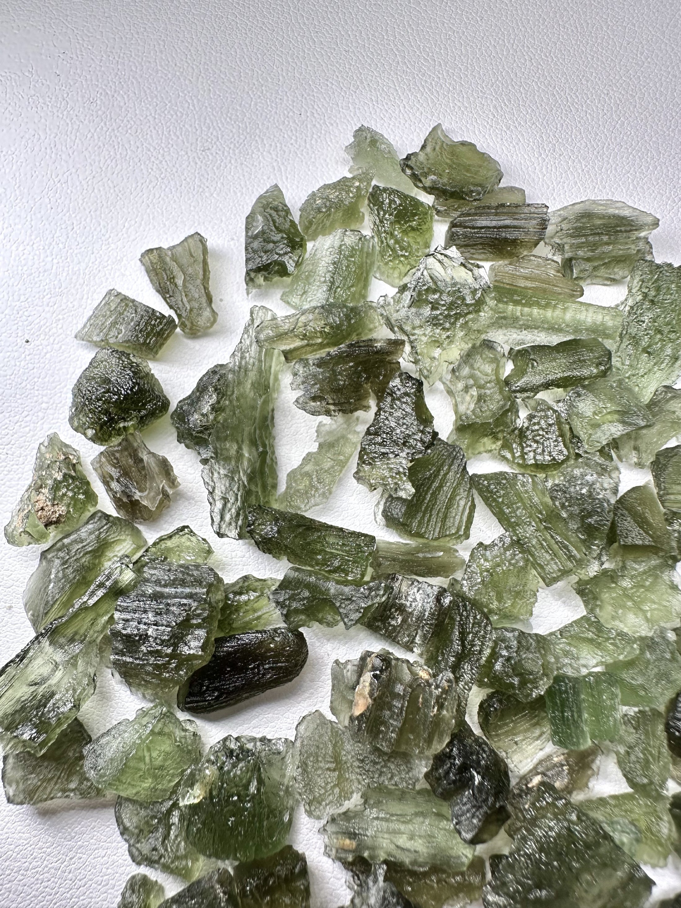 Moldavite shards – 41g - VVEL12