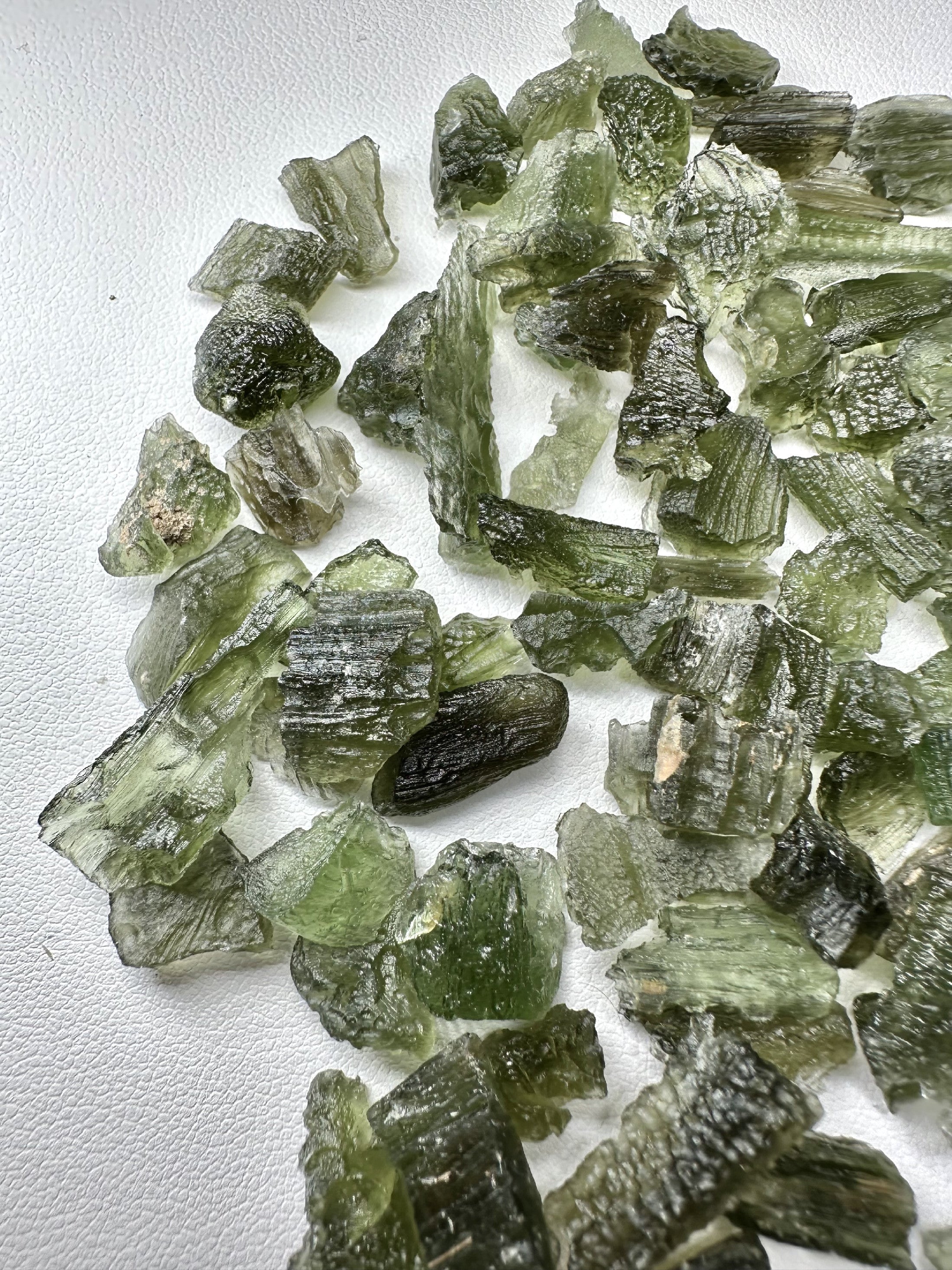 Moldavite shards – 41g - VVEL12