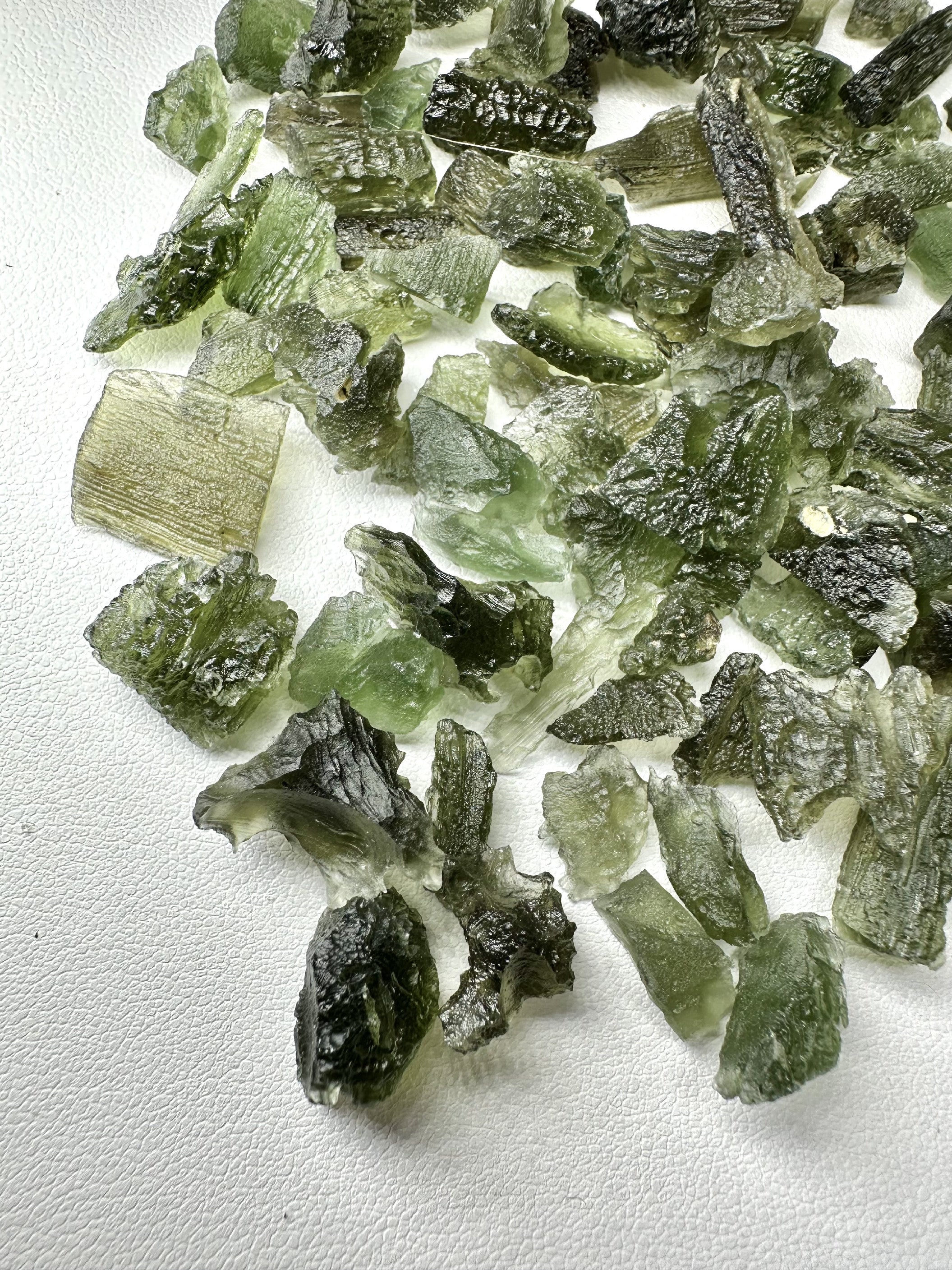 Moldavite shards – 50g - VVEL16