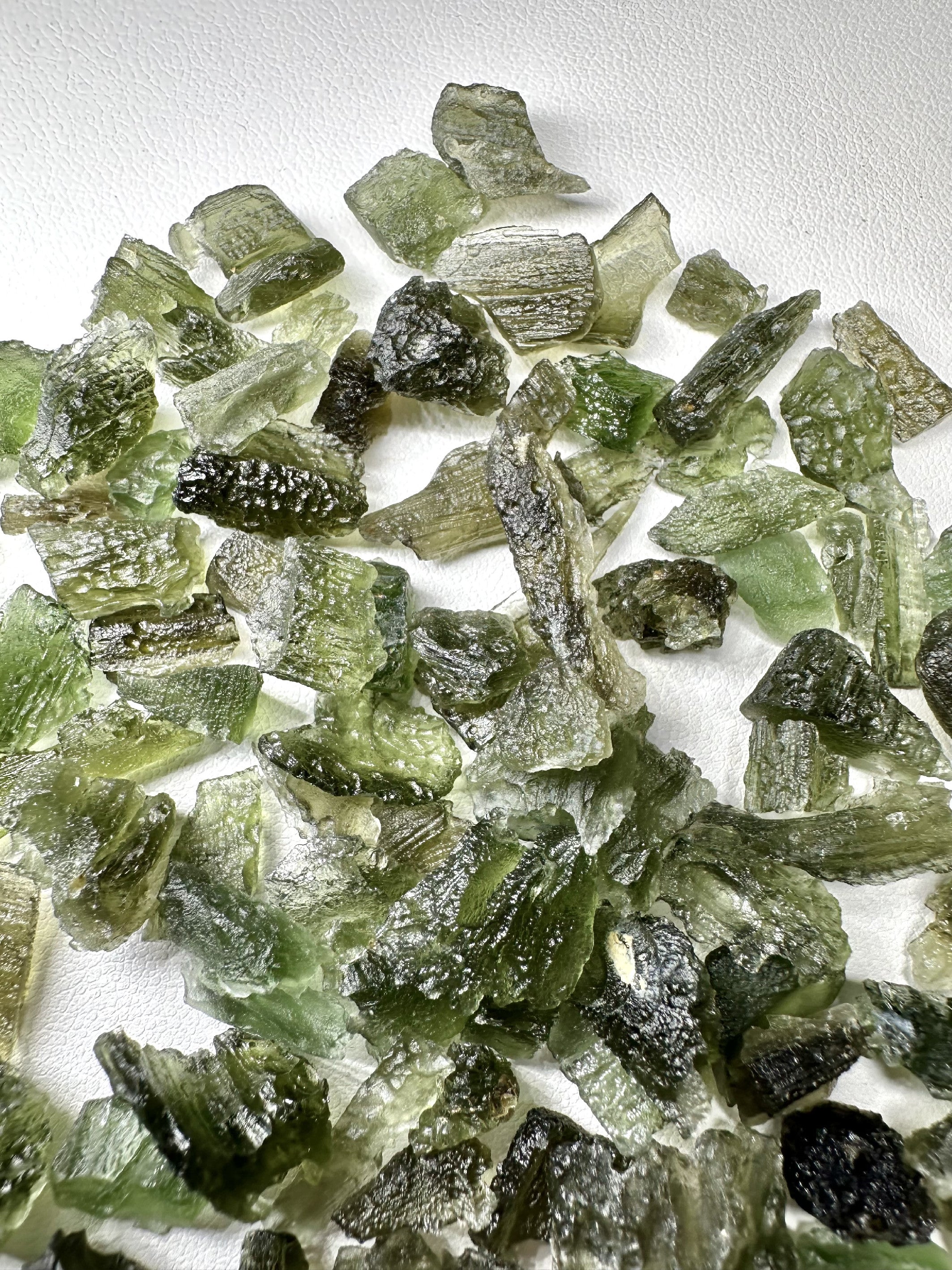 Moldavite shards – 50g - VVEL16