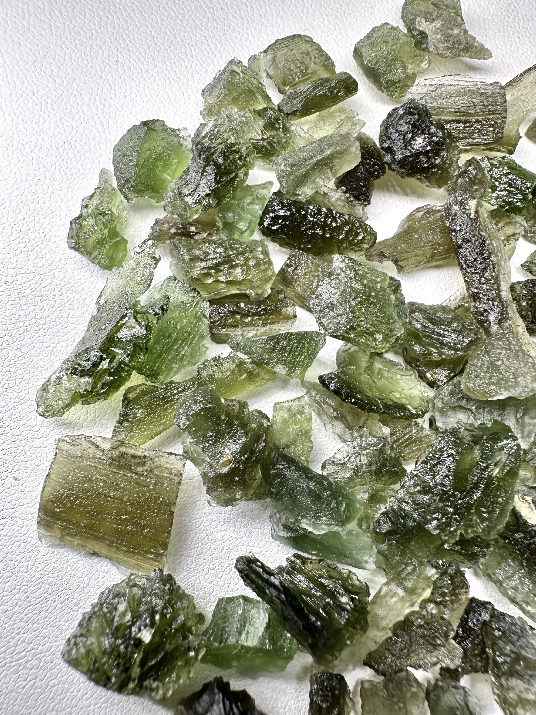 Moldavite shards – 50g - VVEL16