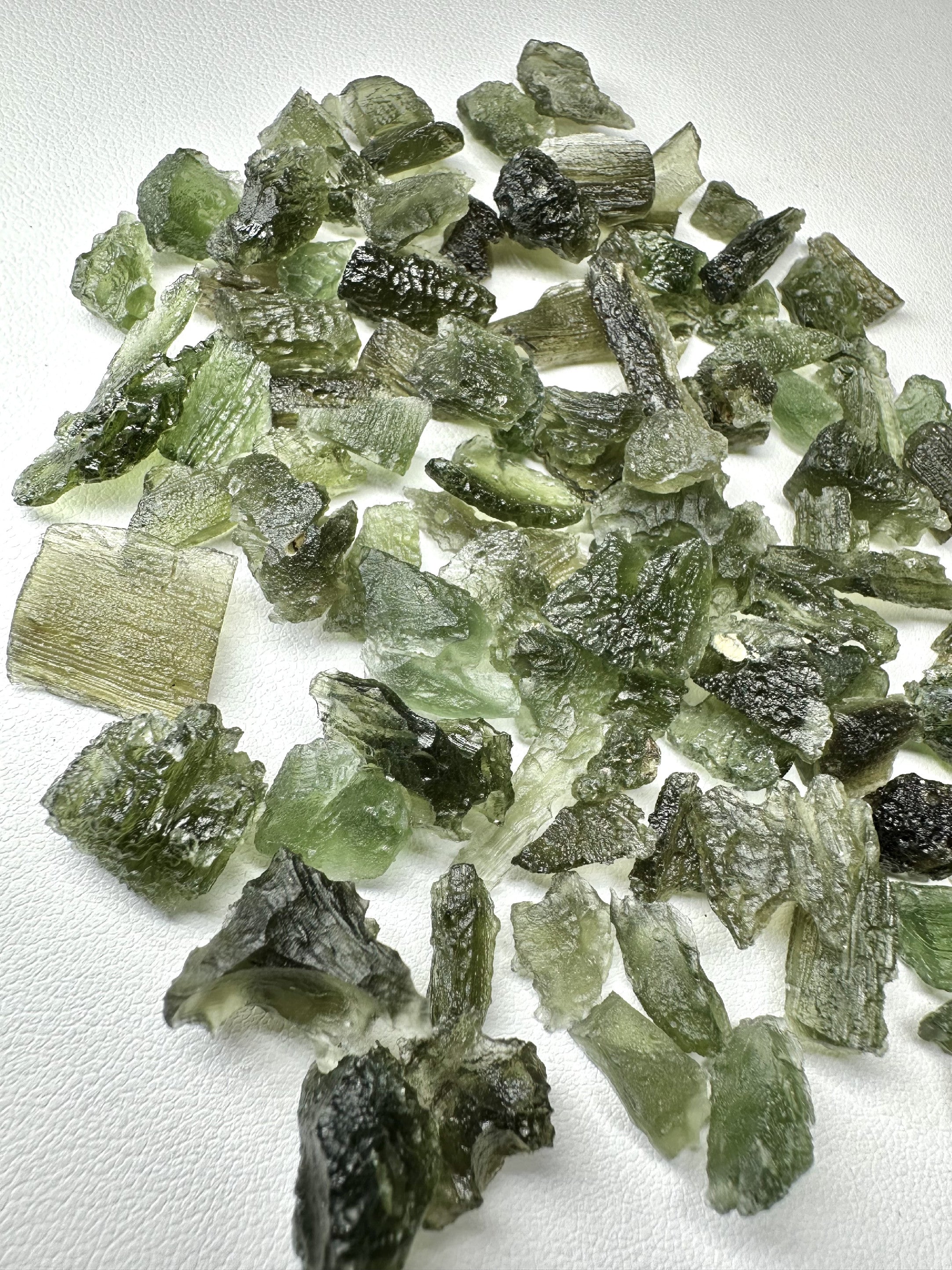 Moldavite shards – 50g - VVEL16