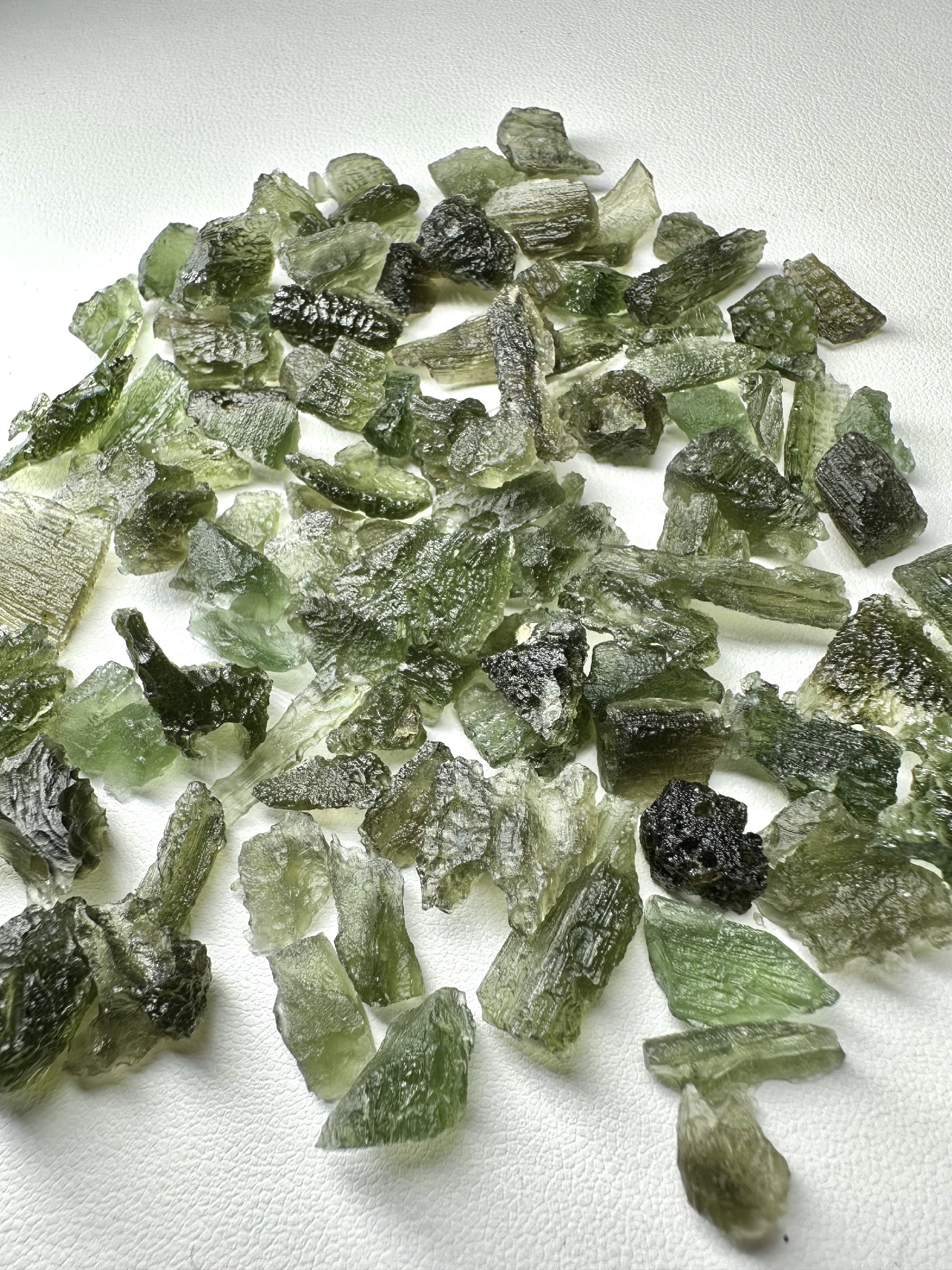 Moldavite shards – 50g - VVEL16