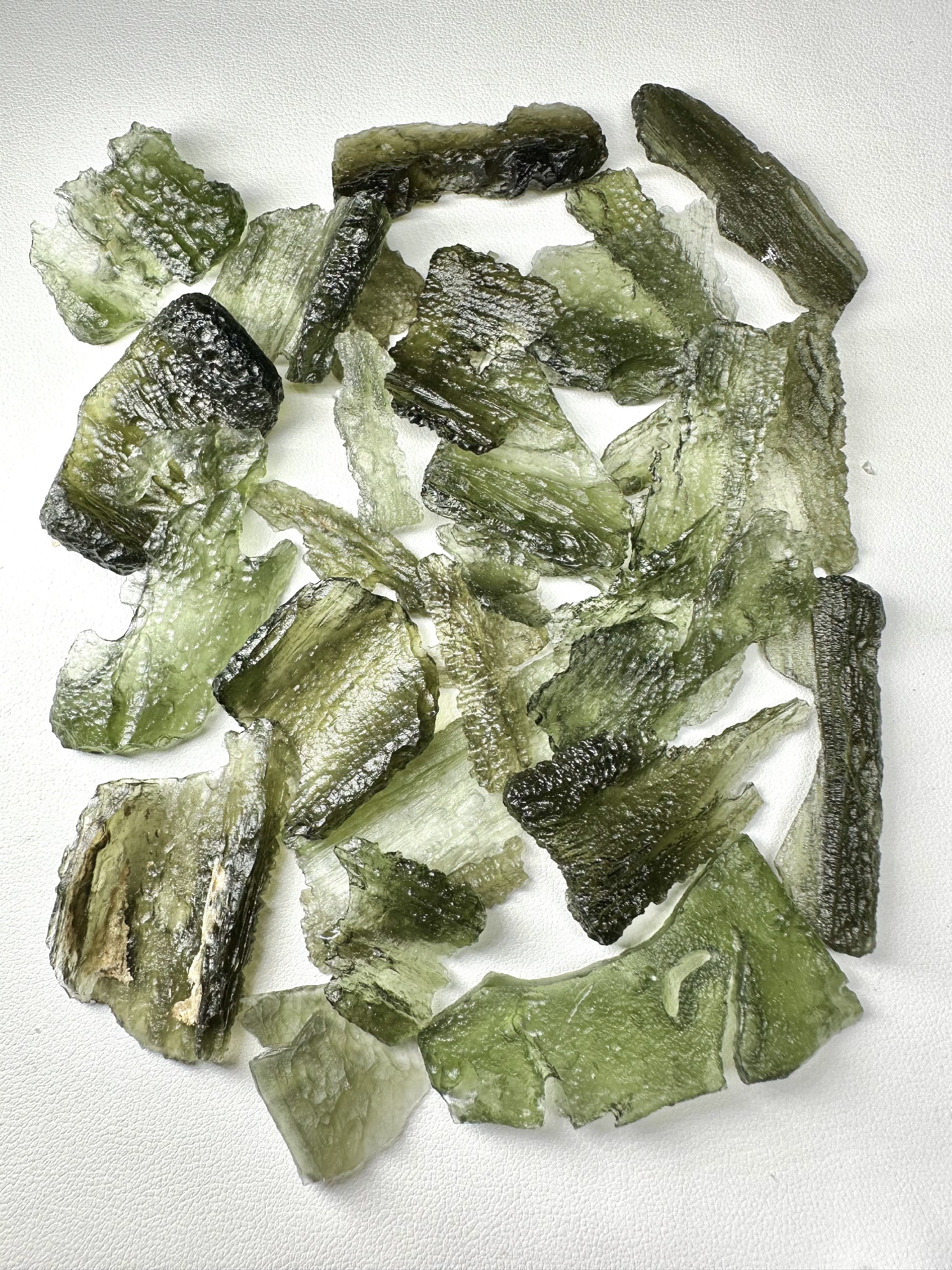 Moldavite shards – Angel Chimes – 81,3g - VVEL18