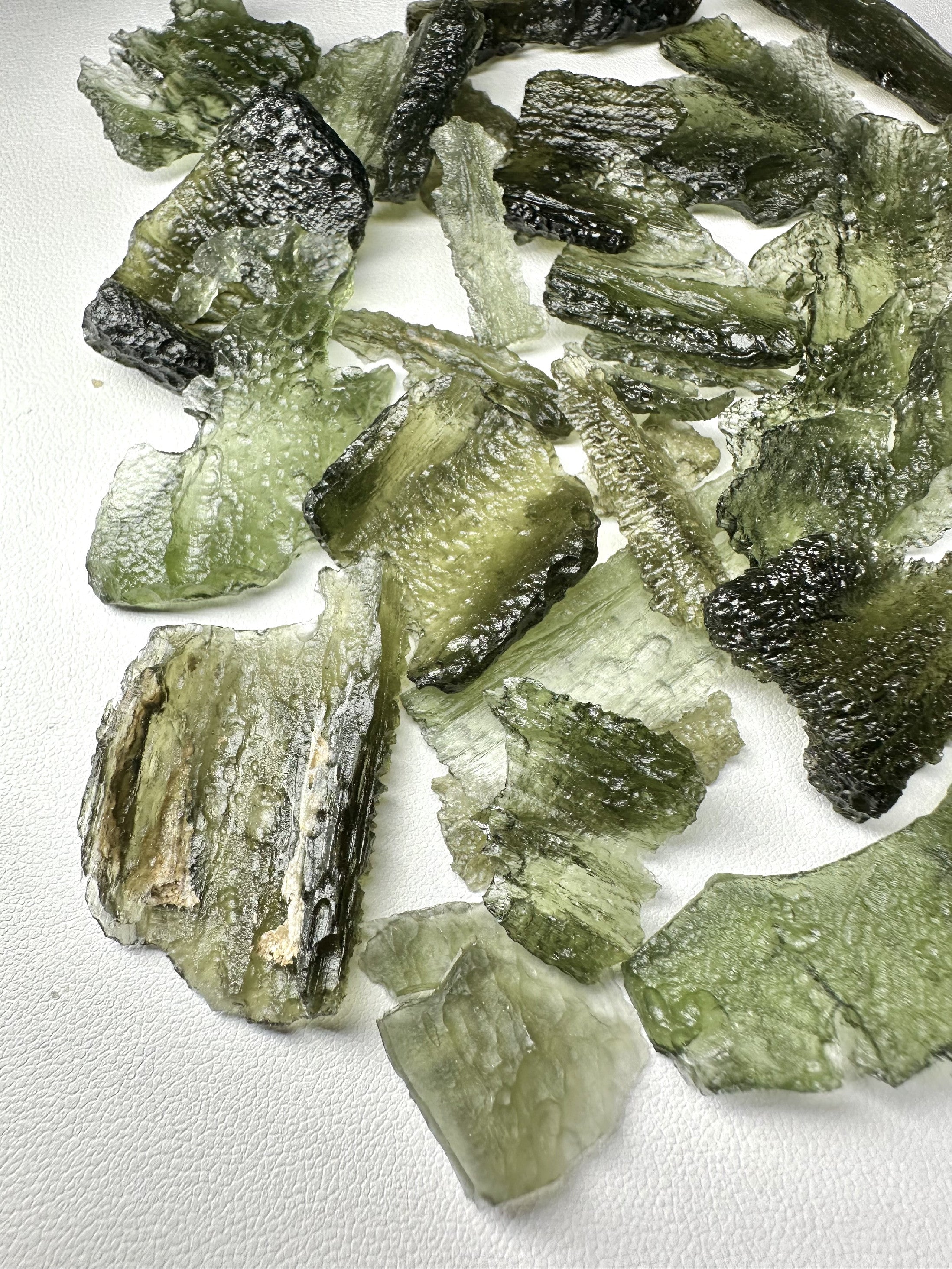Moldavite shards – Angel Chimes – 81,3g - VVEL18