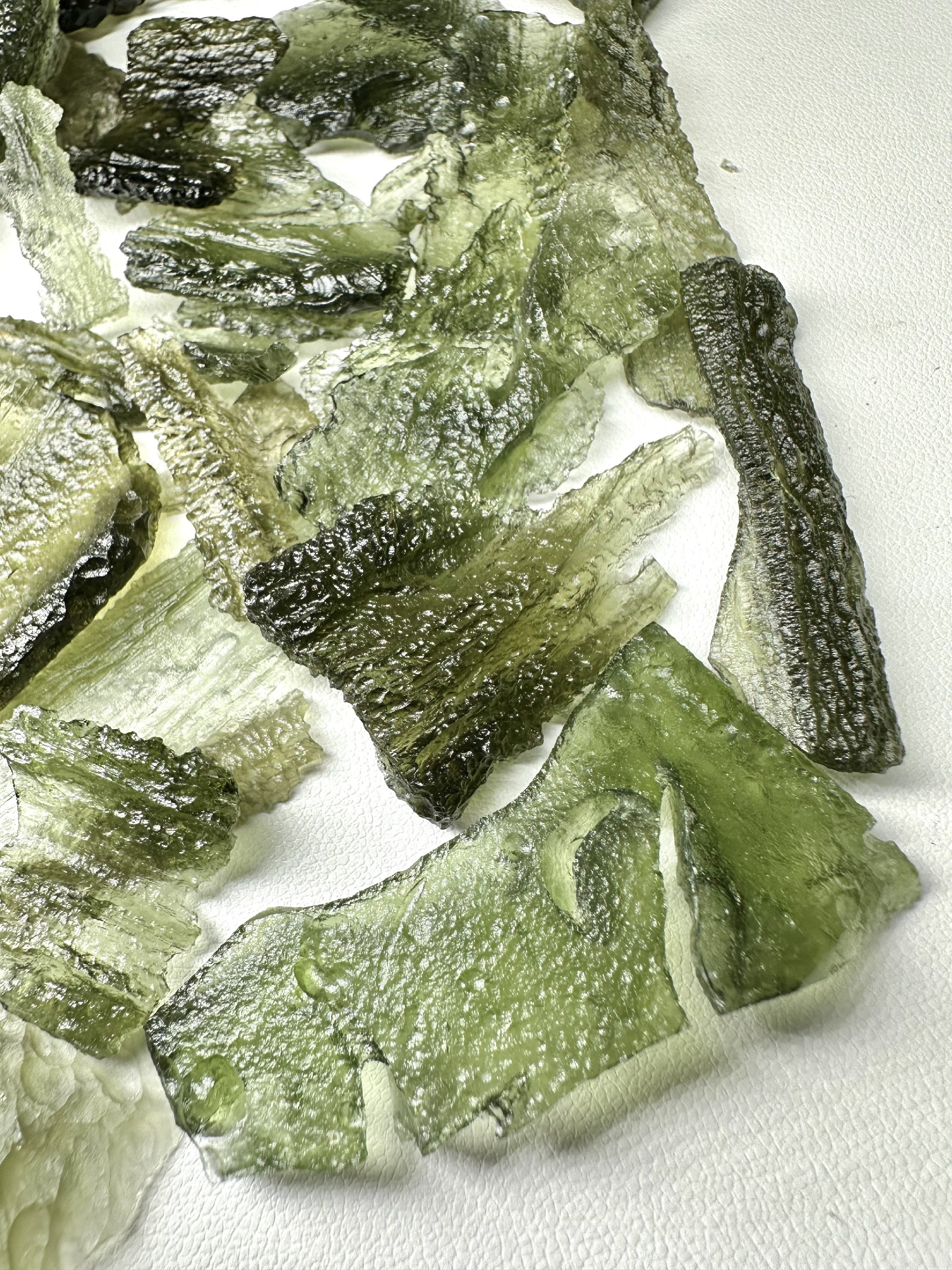 Moldavite shards – Angel Chimes – 81,3g - VVEL18