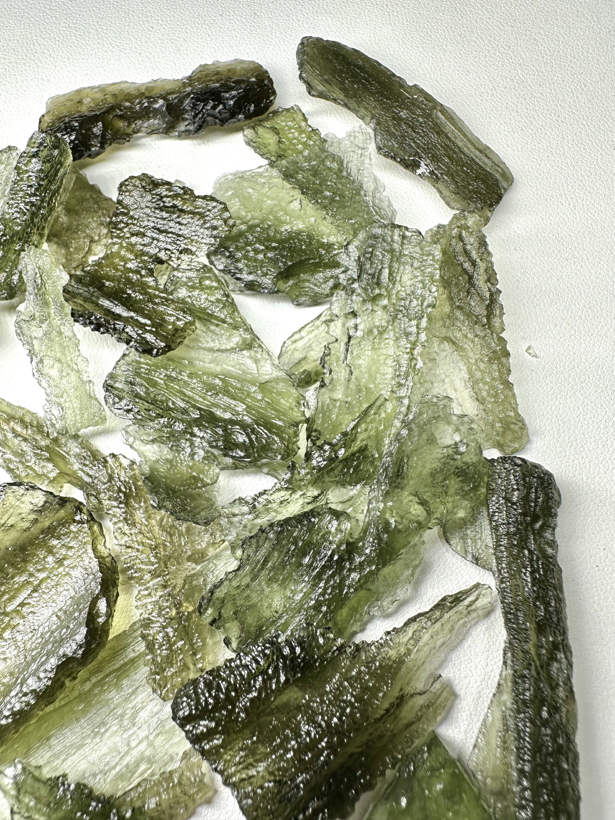 Moldavite shards – Angel Chimes – 81,3g - VVEL18