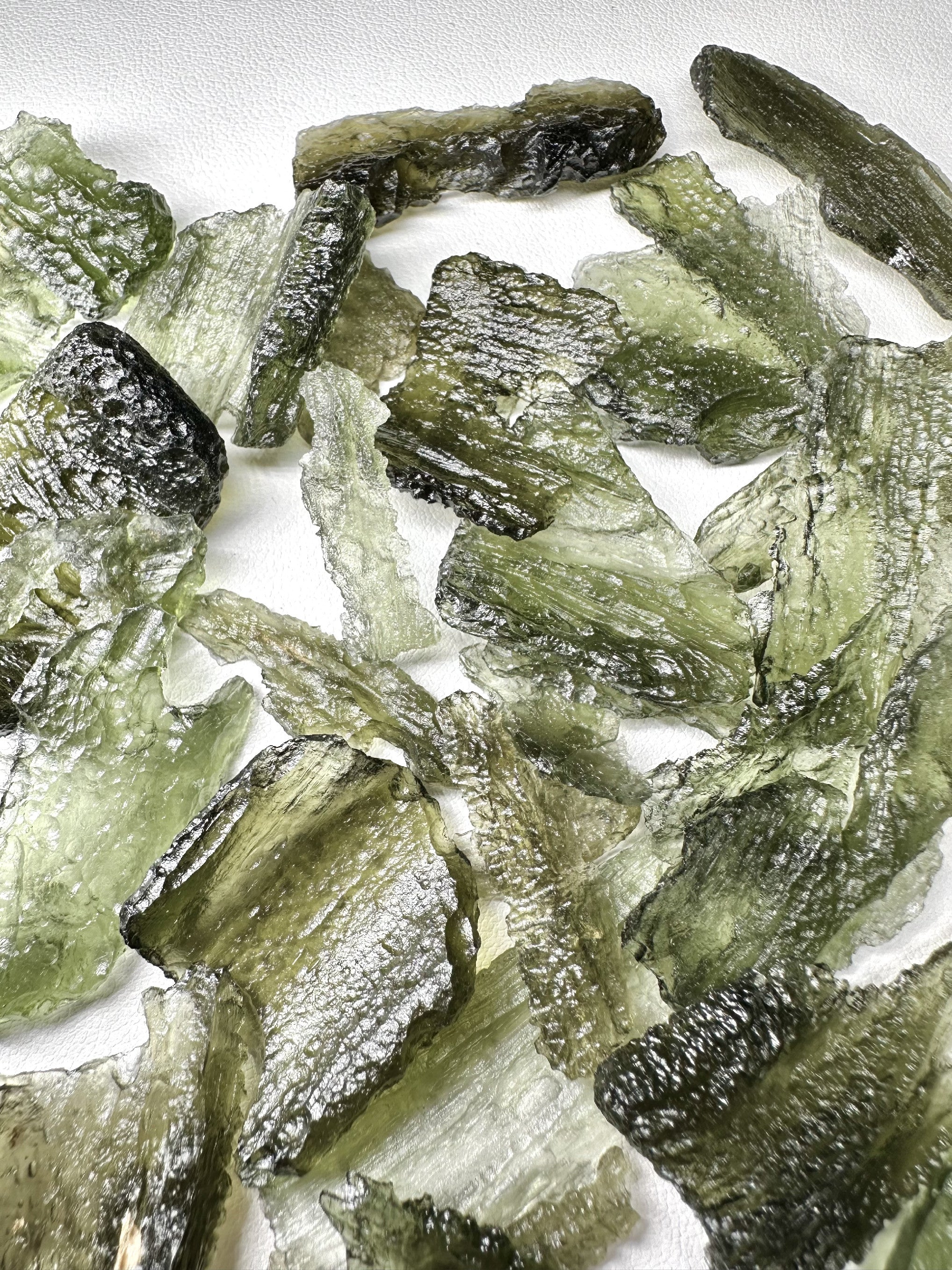 Moldavite shards – Angel Chimes – 81,3g - VVEL18