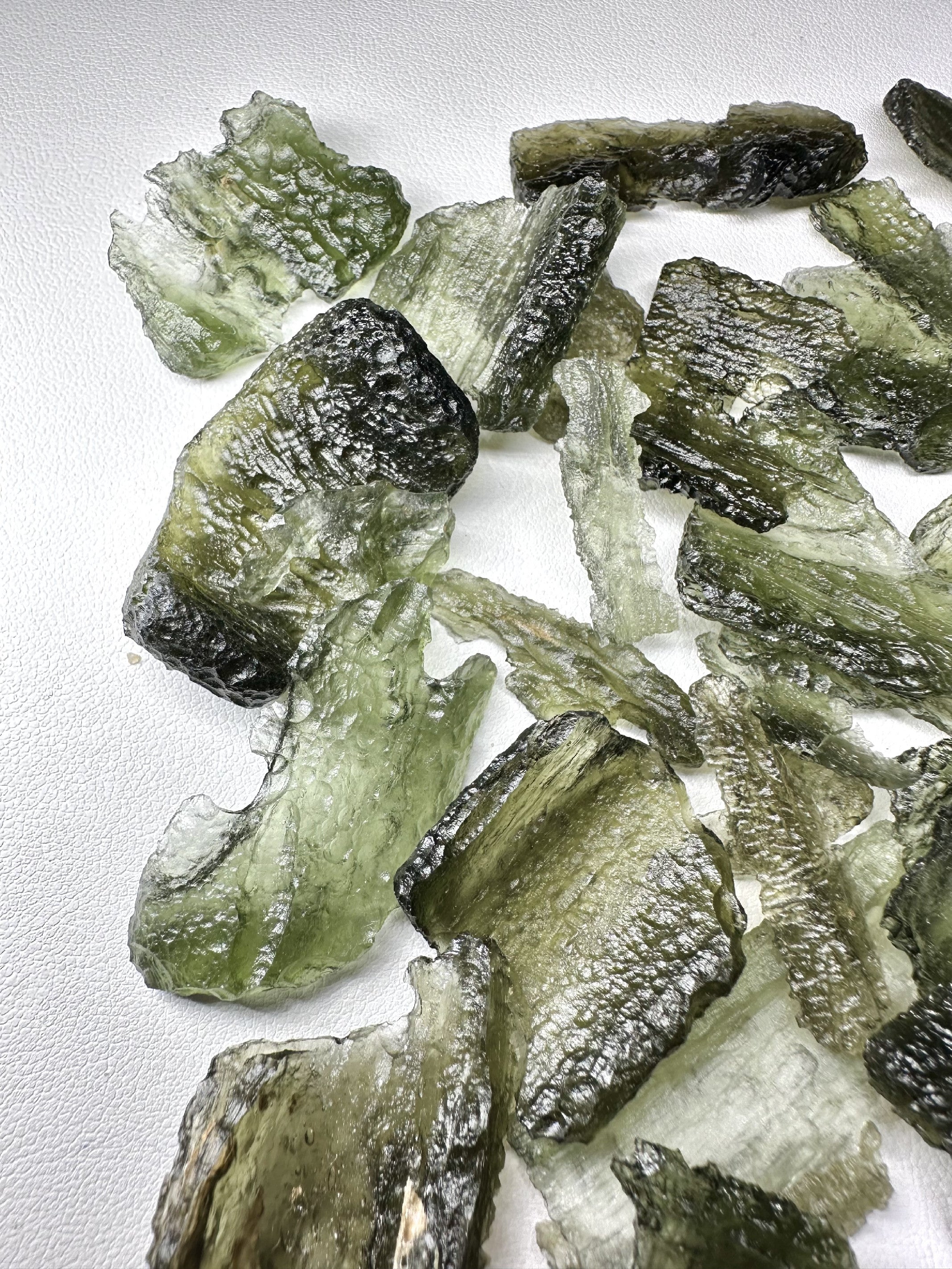 Moldavite shards – Angel Chimes – 81,3g - VVEL18